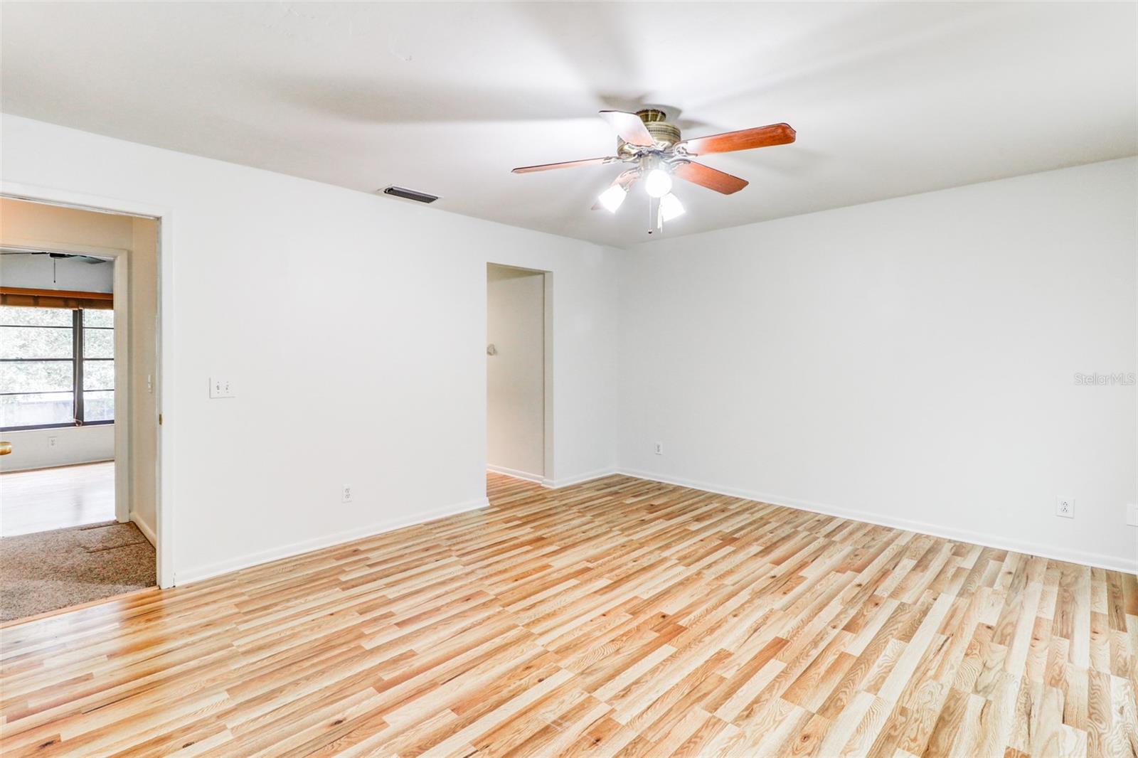 Image 17 of 38 For 16107 Country Crossing Drive