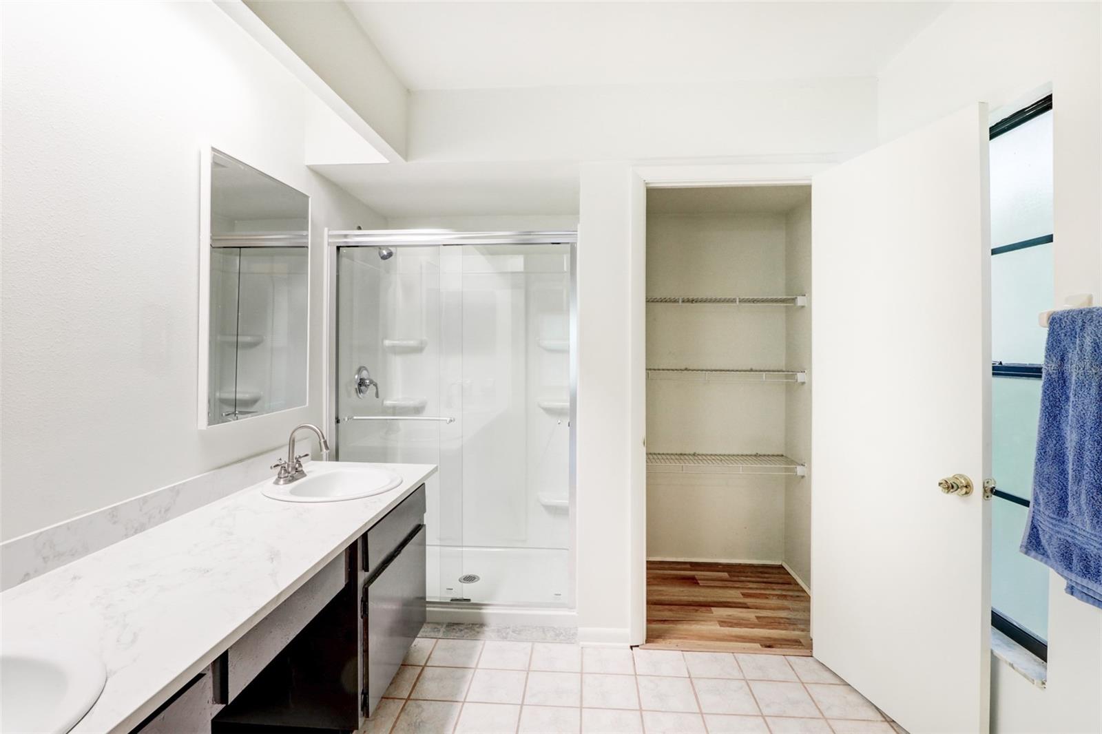 Image 21 of 38 For 16107 Country Crossing Drive