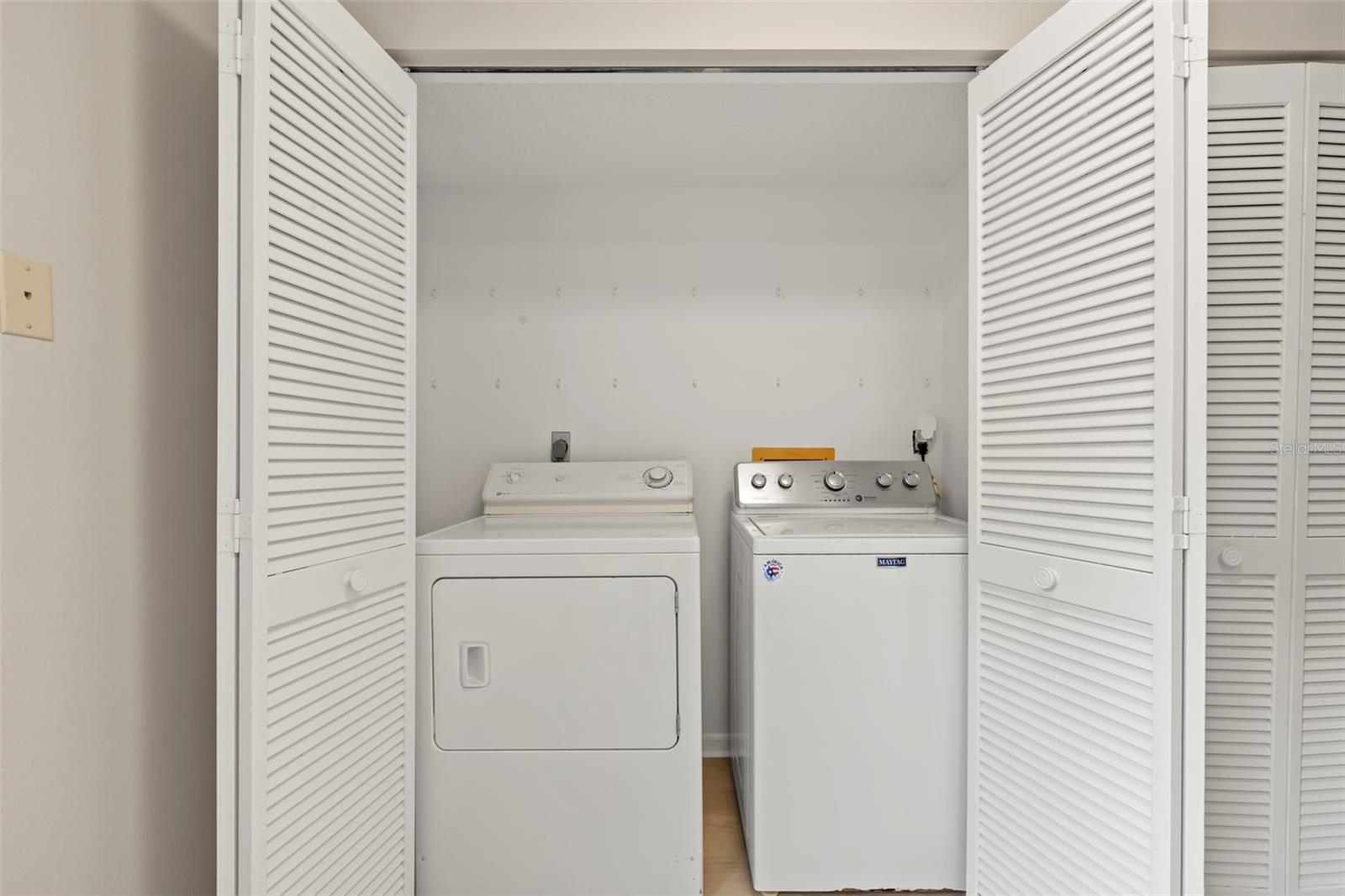 Image 13 of 27 For 476 Santa Cruz Place Ne B