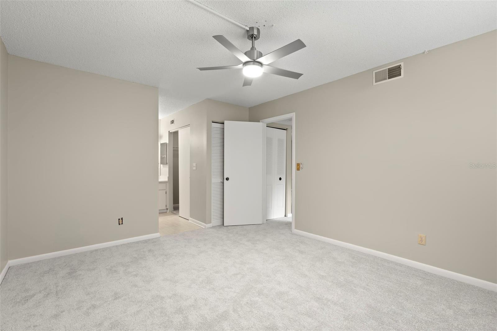 Image 16 of 27 For 476 Santa Cruz Place Ne B