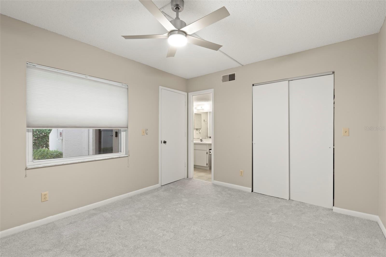 Image 21 of 27 For 476 Santa Cruz Place Ne B