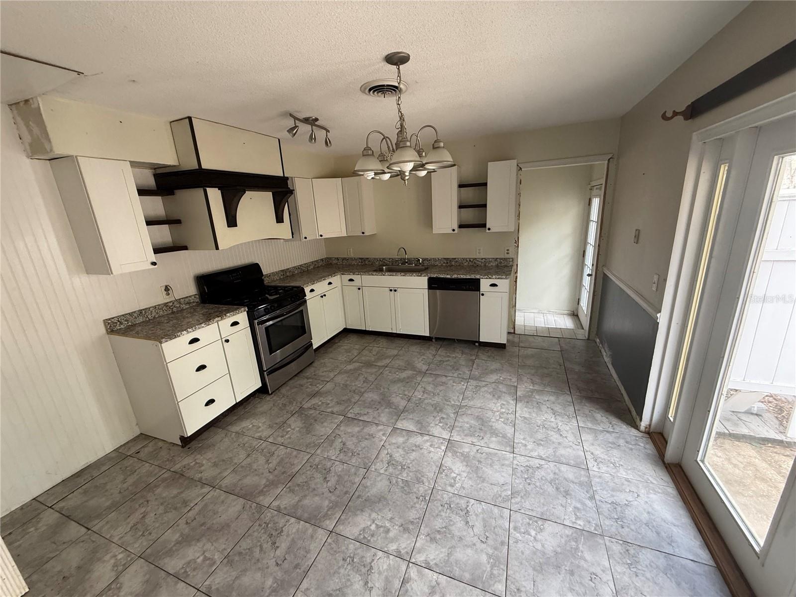 Image 12 of 26 For 801 9th Street Ne