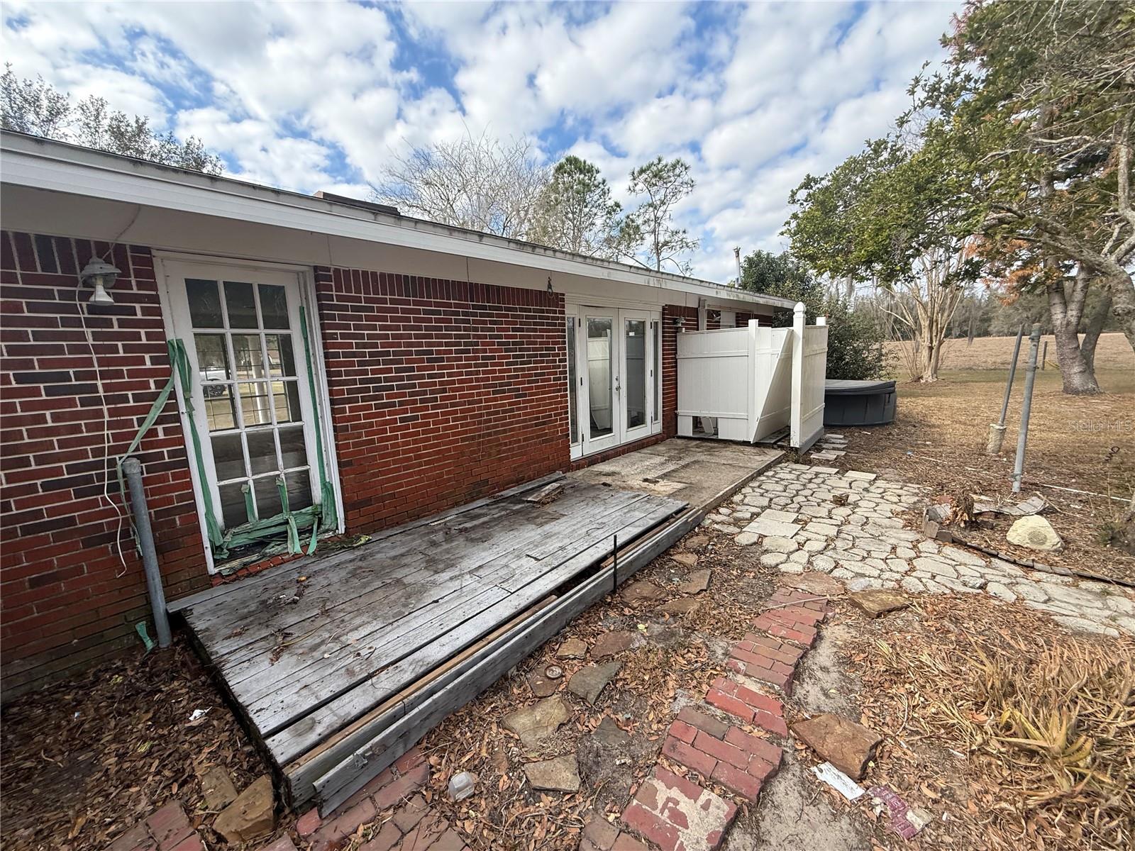 Image 22 of 26 For 801 9th Street Ne