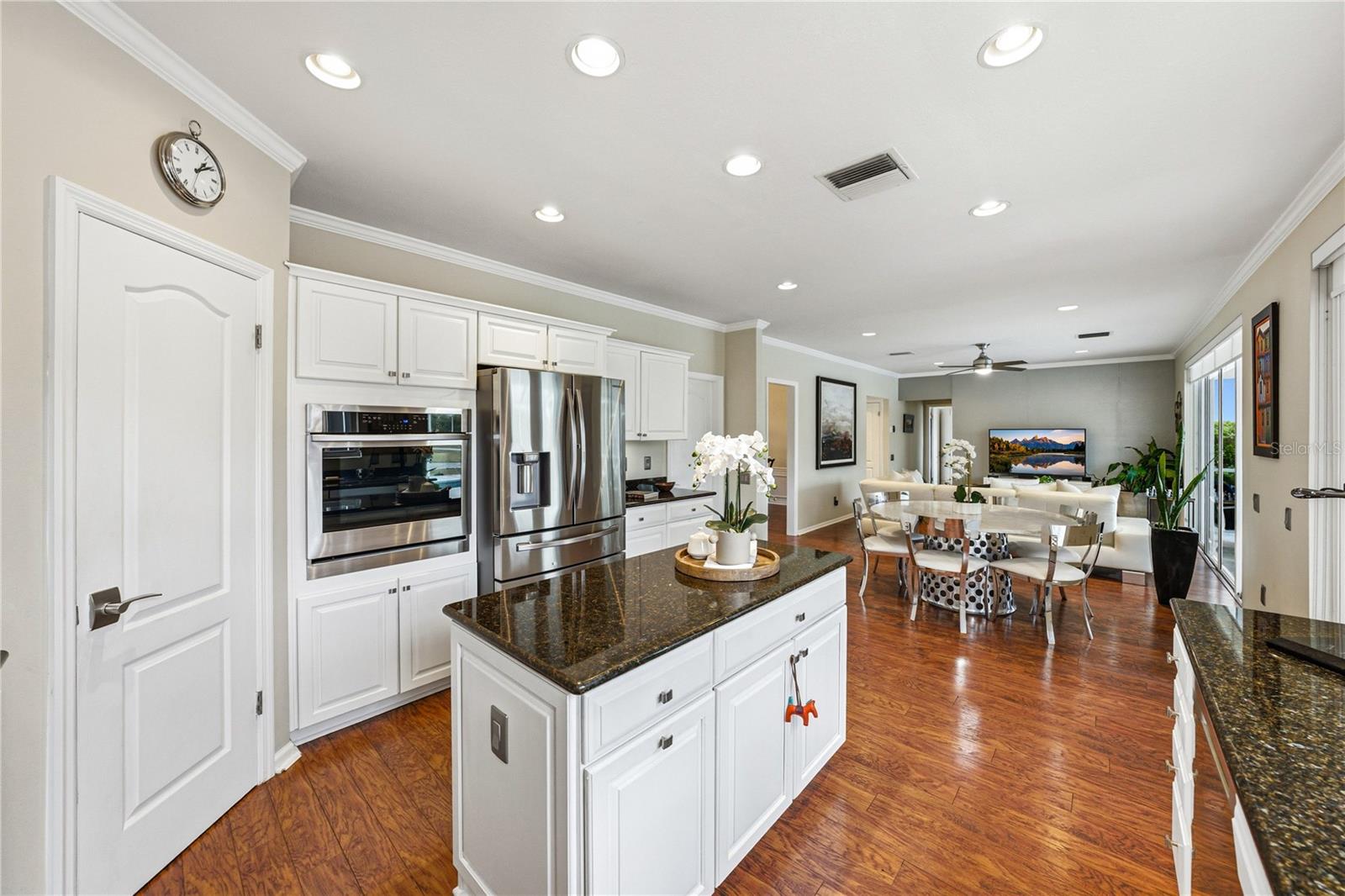 Image 23 of 100 For 8785 Ashworth Drive