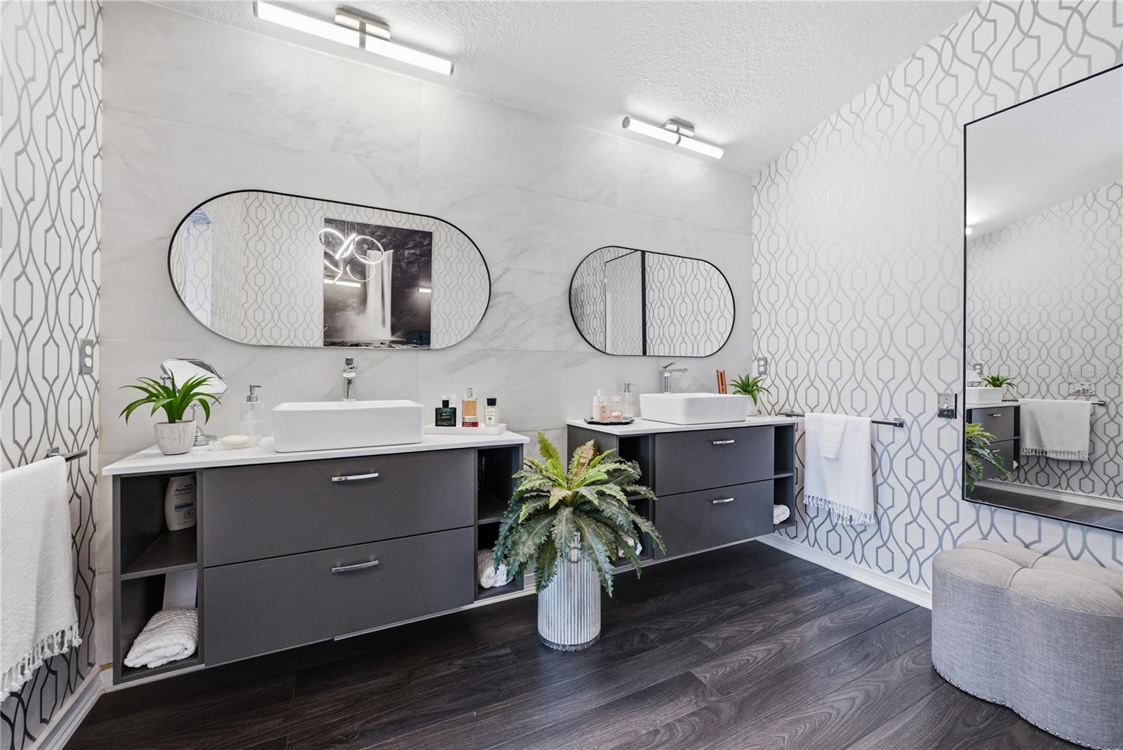 Image 35 of 100 For 8785 Ashworth Drive