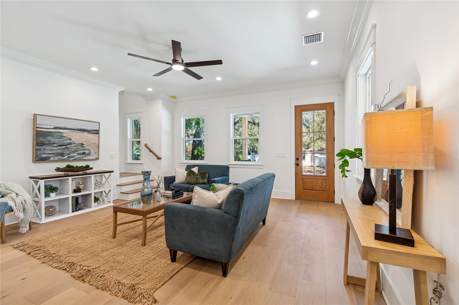 Listing photo id 11 for 1709 Henry Avenue