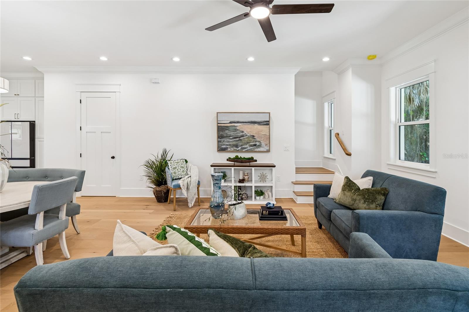 Listing photo id 13 for 1709 Henry Avenue