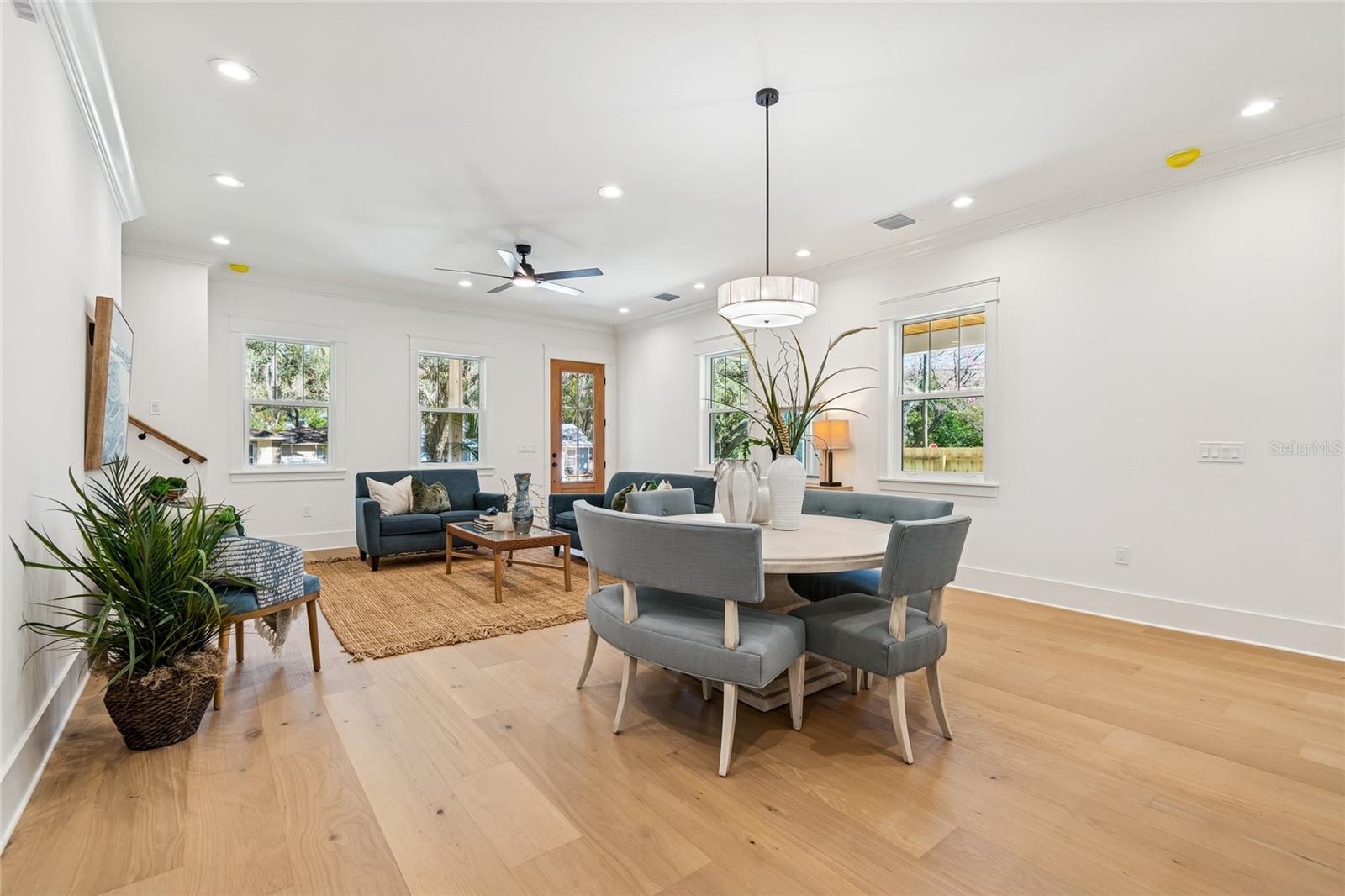 Listing photo id 15 for 1709 Henry Avenue