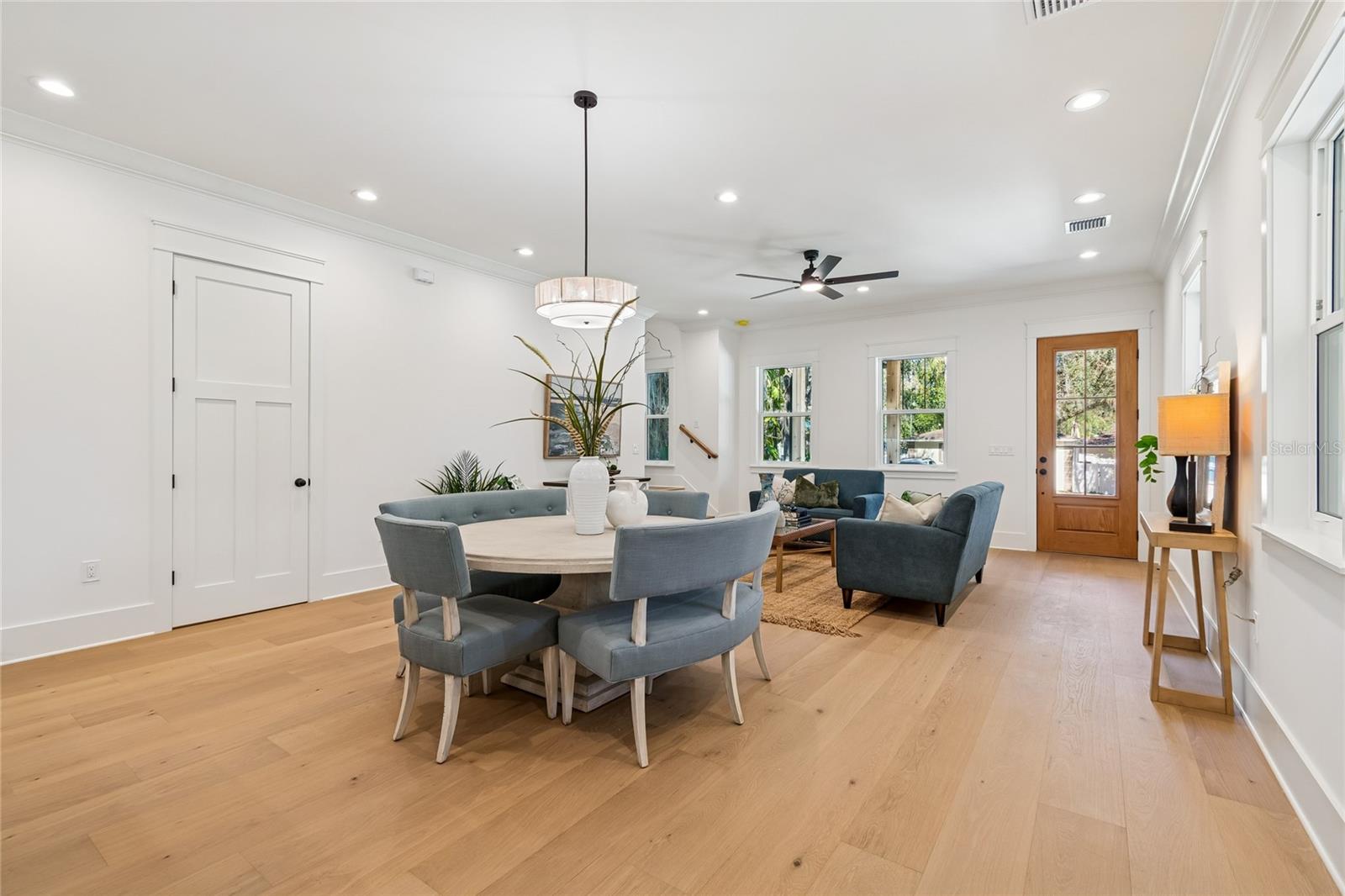 Listing photo id 16 for 1709 Henry Avenue