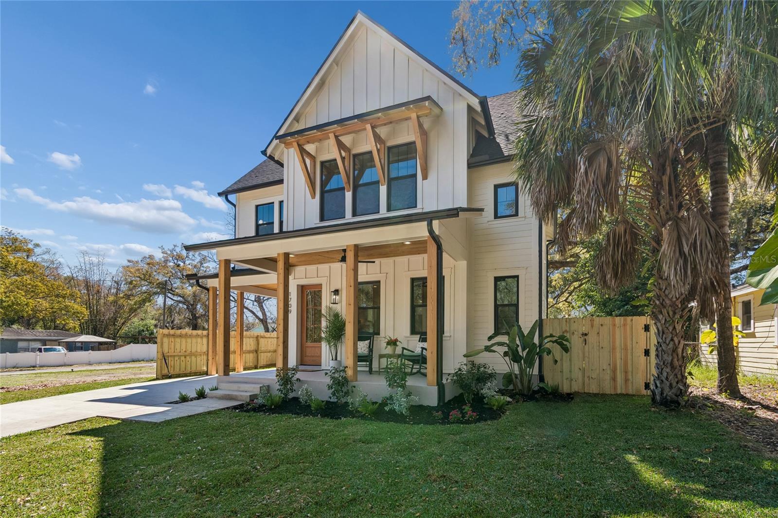 Listing photo id 1 for 1709 Henry Avenue