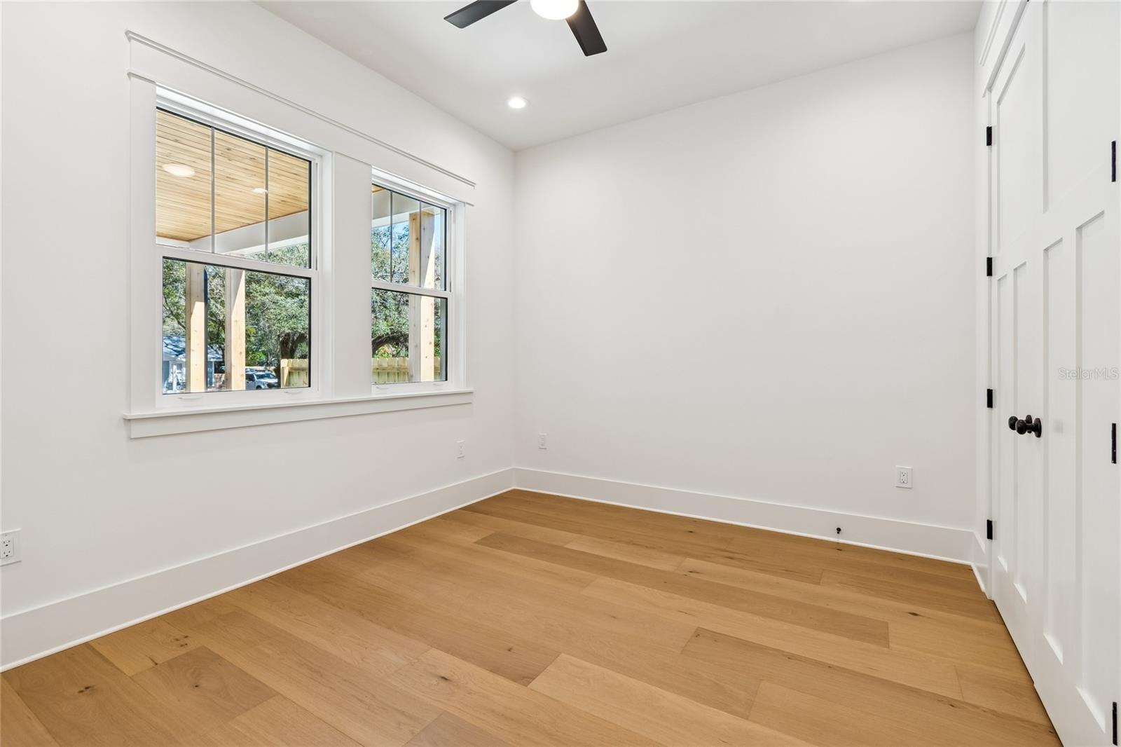 Listing photo id 30 for 1709 Henry Avenue