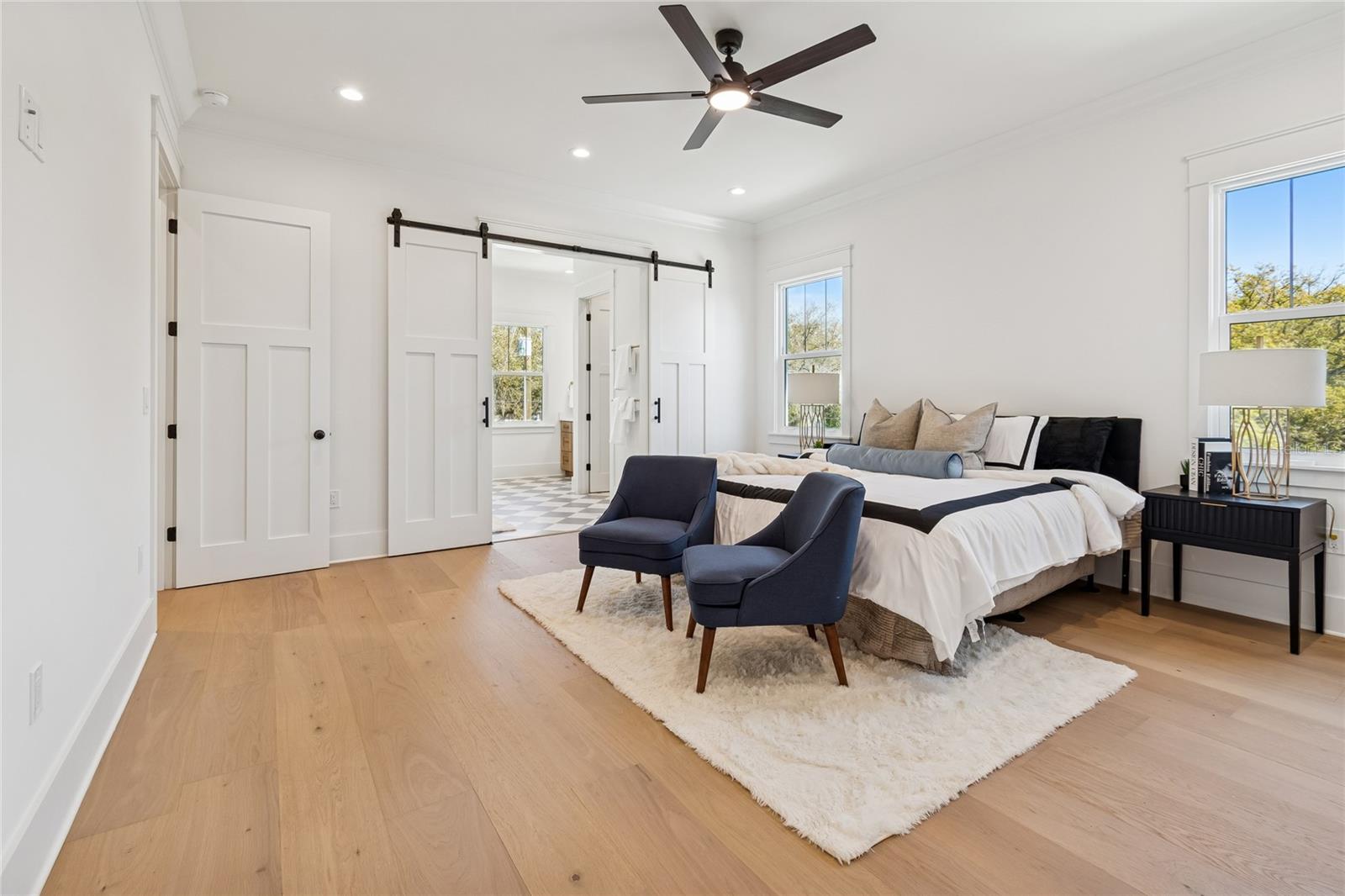 Listing photo id 40 for 1709 Henry Avenue