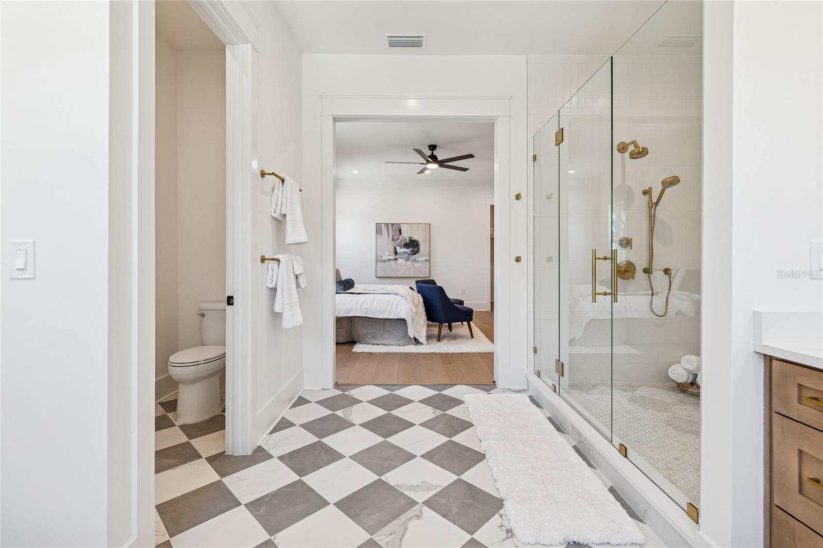 Listing photo id 50 for 1709 Henry Avenue