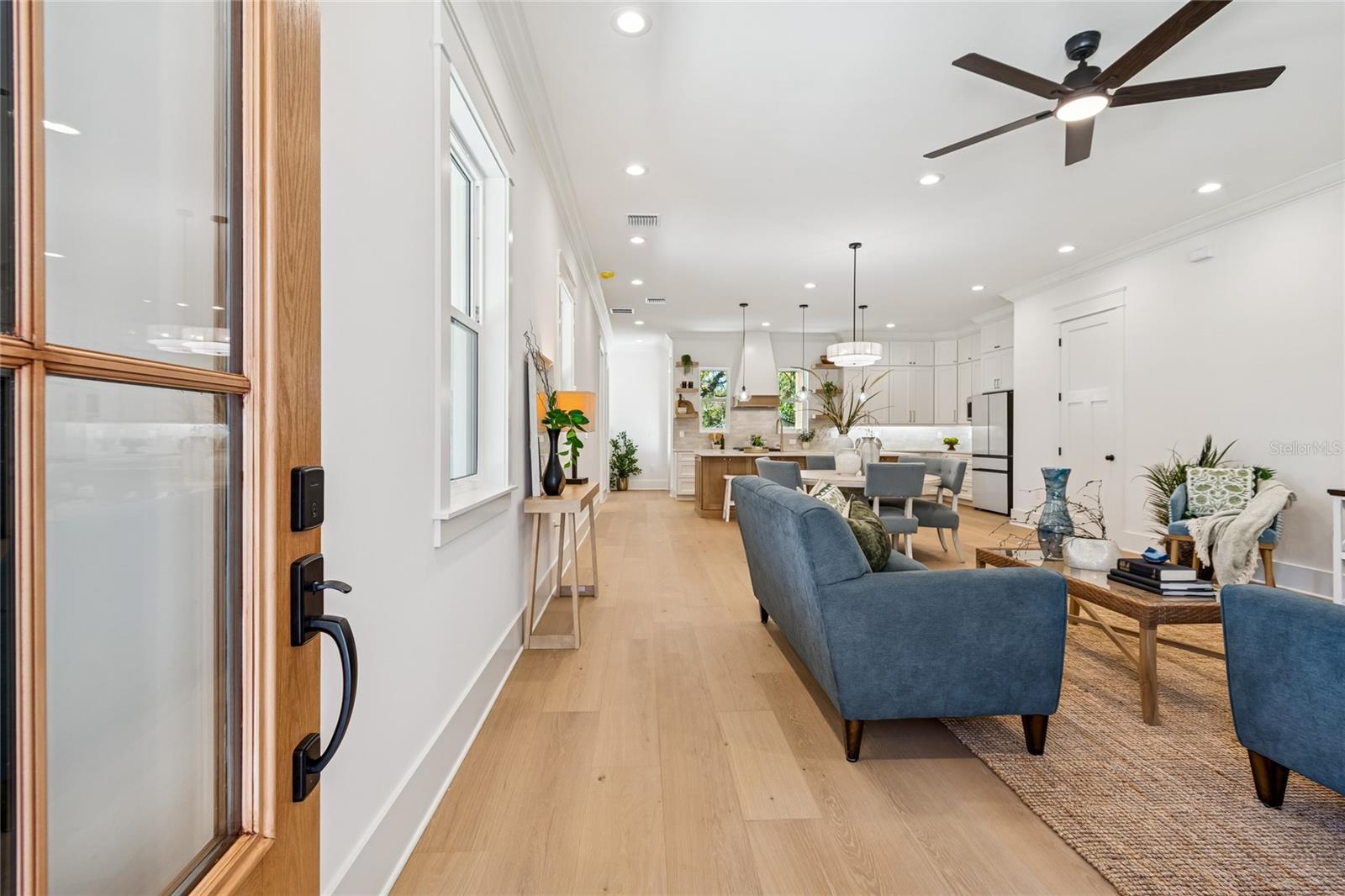 Listing photo id 5 for 1709 Henry Avenue