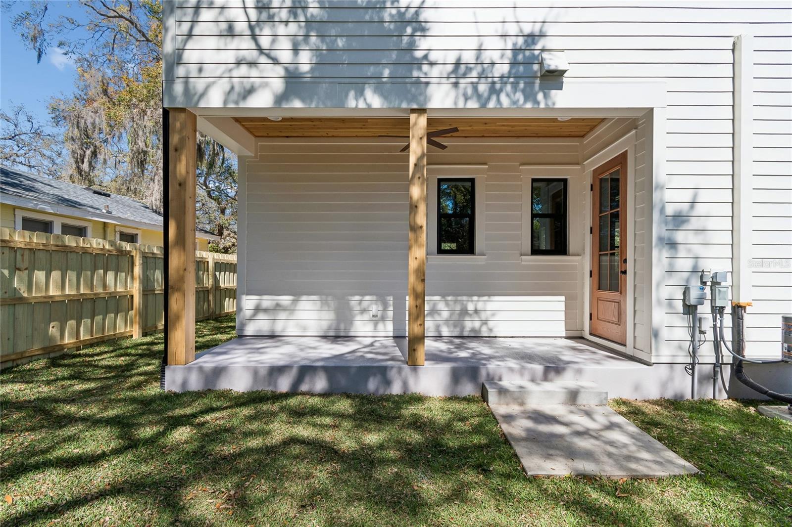 Listing photo id 72 for 1709 Henry Avenue