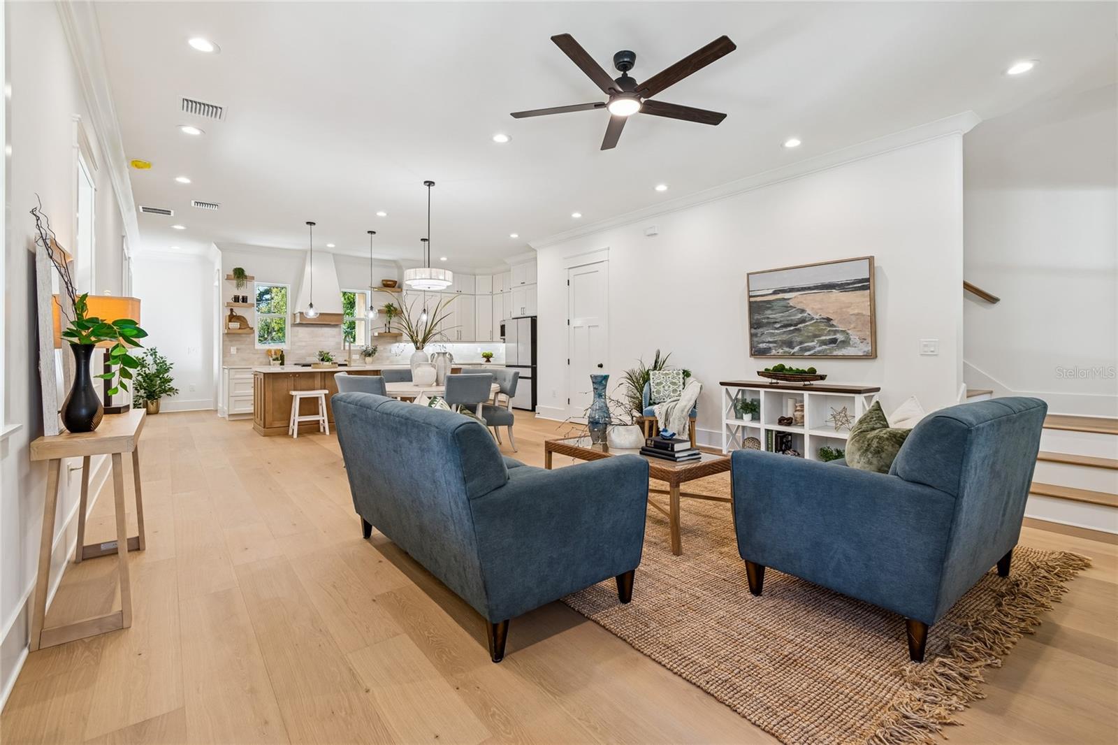 Listing photo id 6 for 1709 Henry Avenue