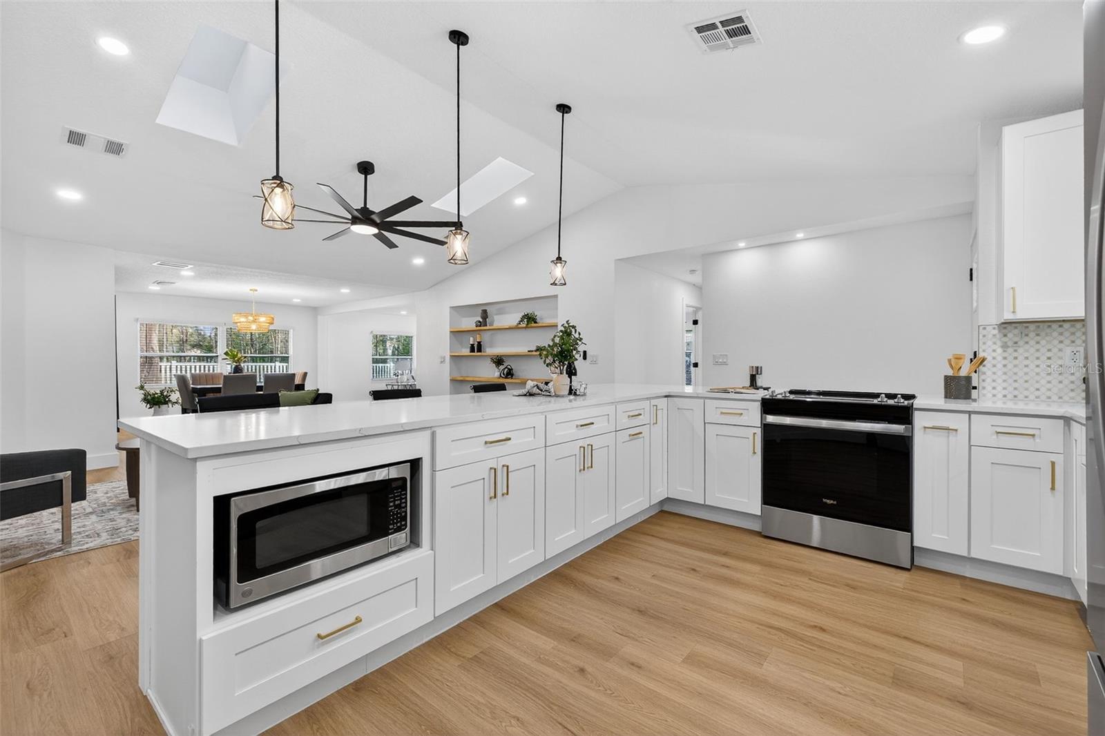 Image 11 of 52 For 1120 Country Lane