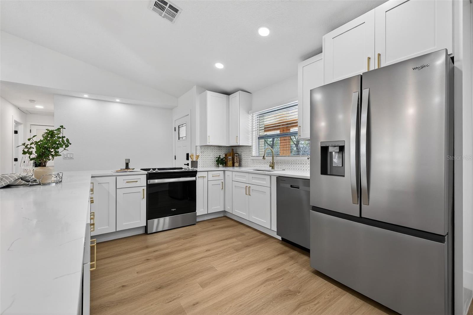 Image 12 of 52 For 1120 Country Lane