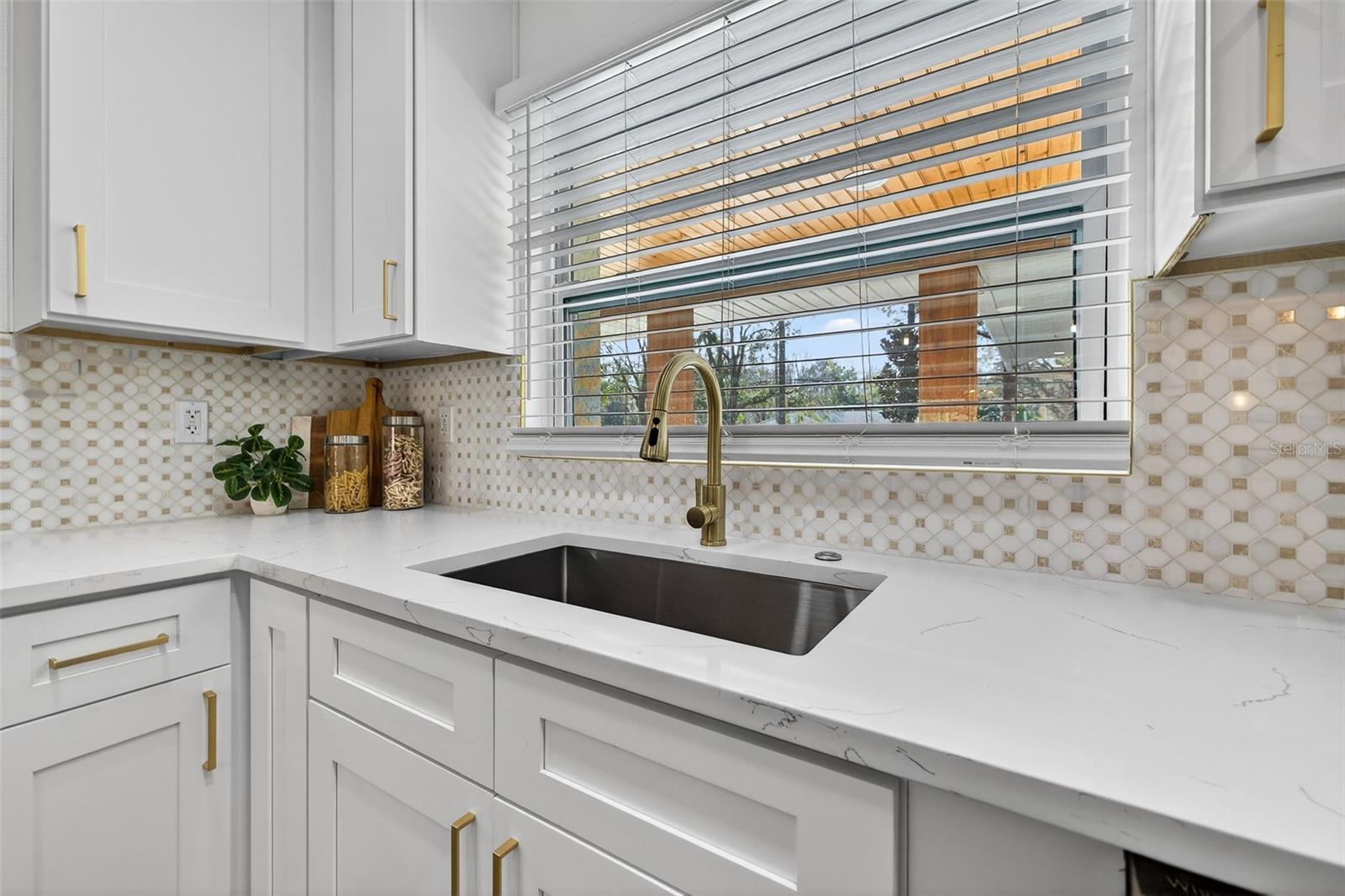 Image 14 of 52 For 1120 Country Lane