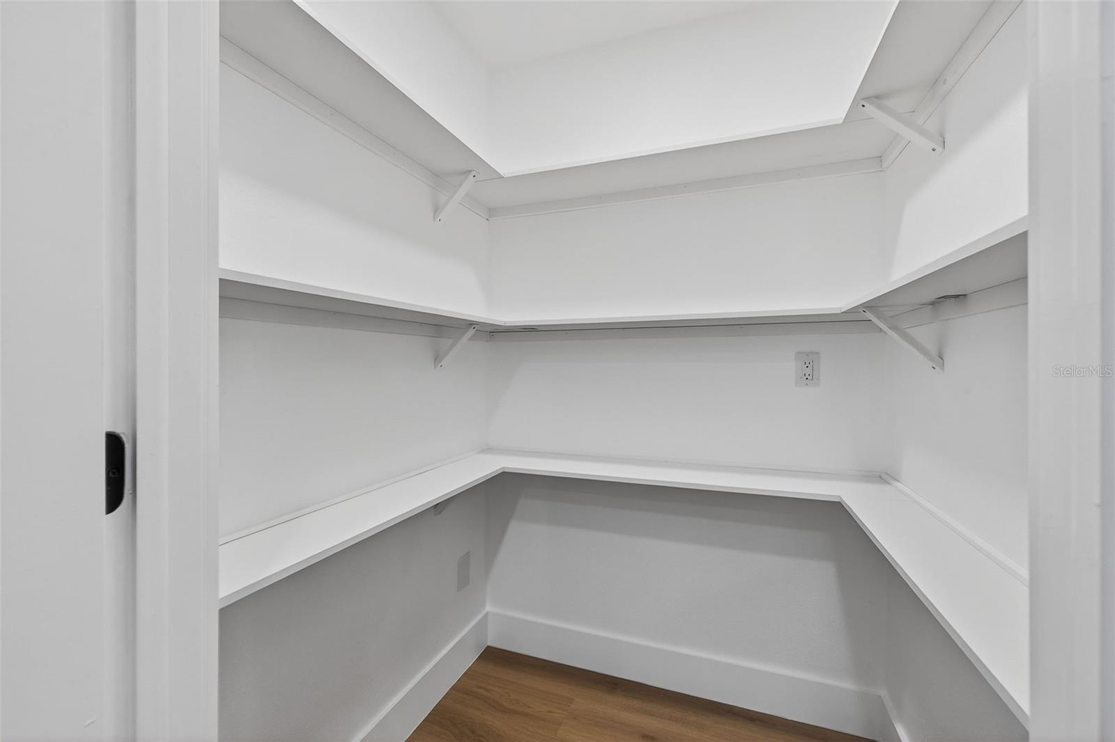 Image 15 of 52 For 1120 Country Lane