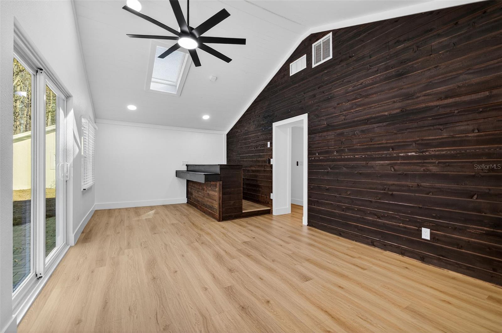 Image 29 of 52 For 1120 Country Lane