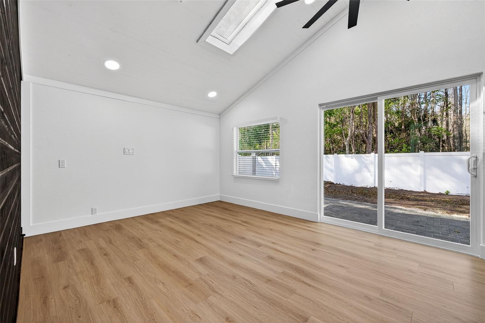 Image 31 of 52 For 1120 Country Lane