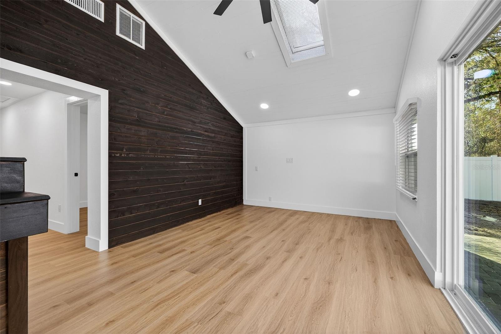 Image 32 of 52 For 1120 Country Lane