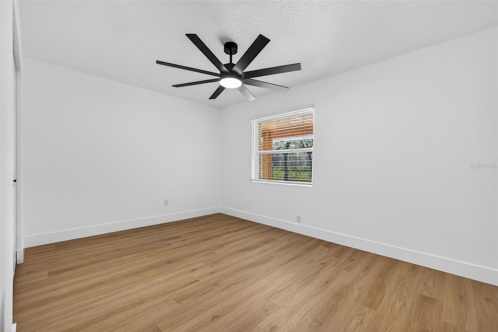 Image 33 of 52 For 1120 Country Lane