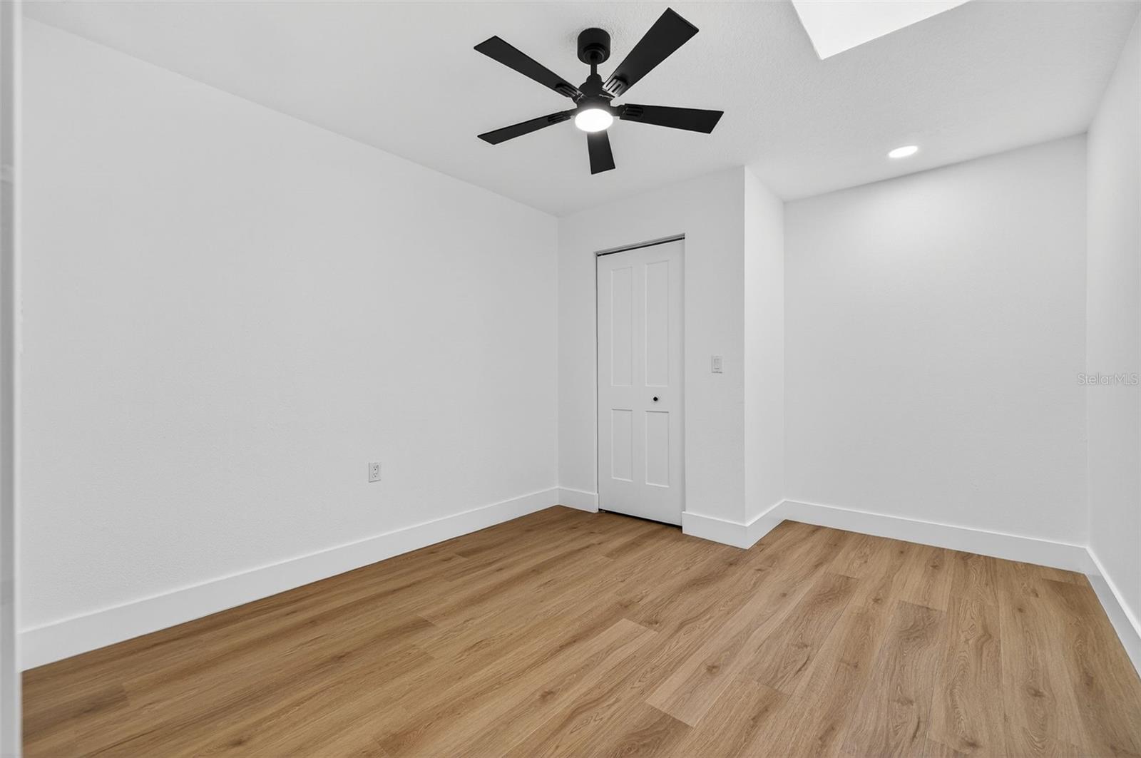 Image 37 of 52 For 1120 Country Lane