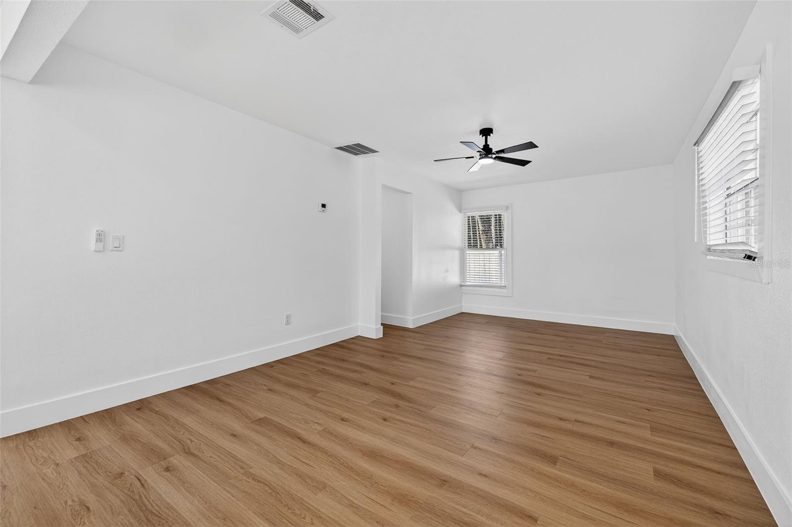 Image 42 of 52 For 1120 Country Lane