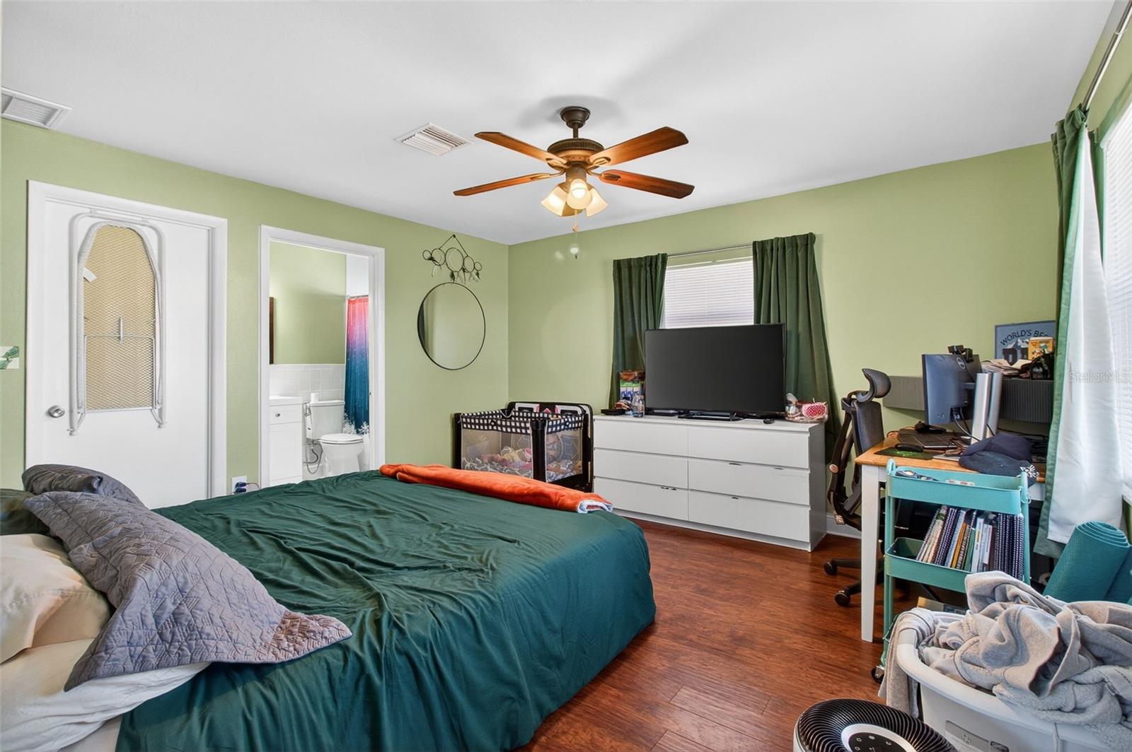 Image 12 of 27 For 10427 124th Terrace