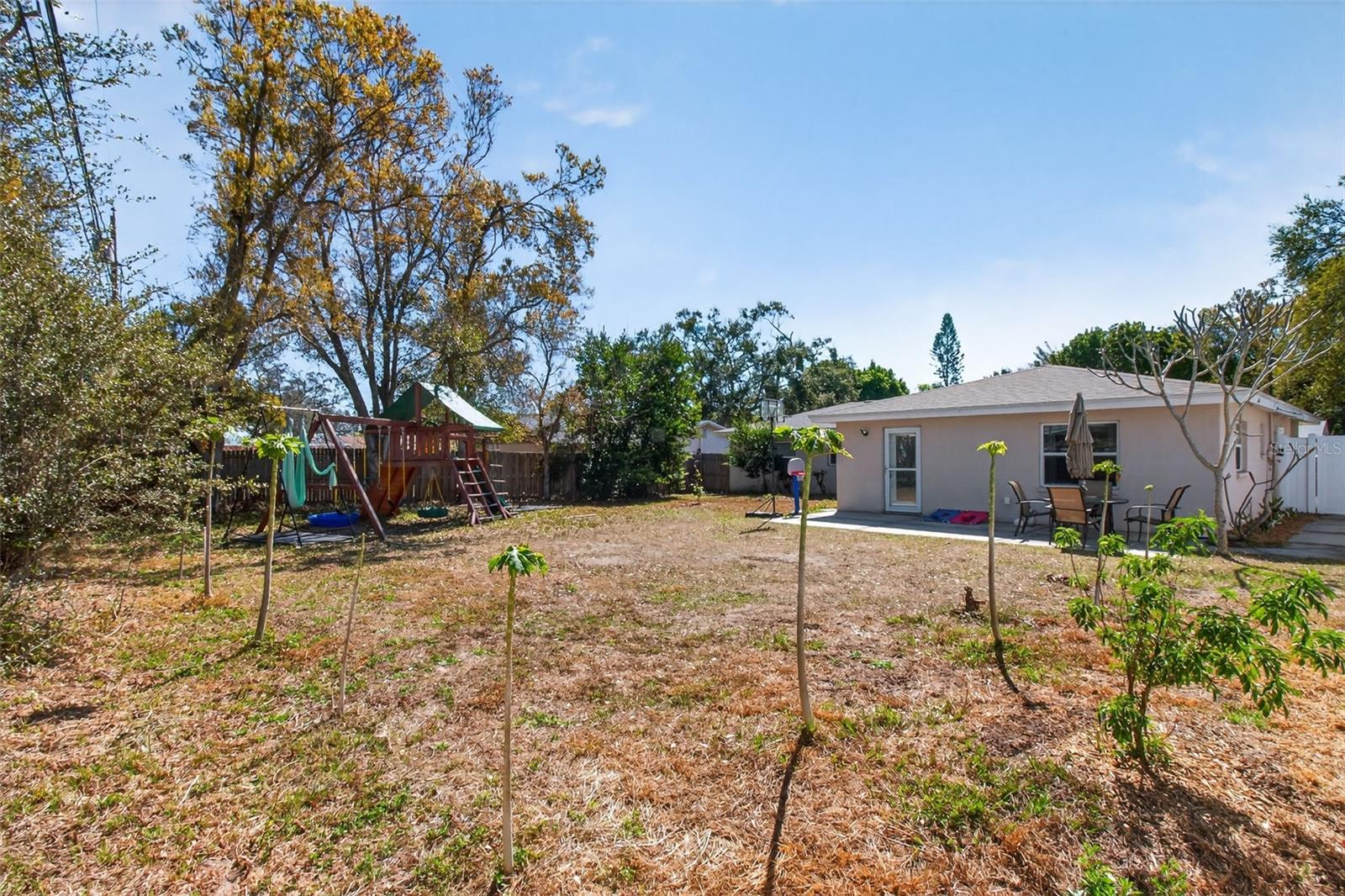 Image 21 of 27 For 10427 124th Terrace