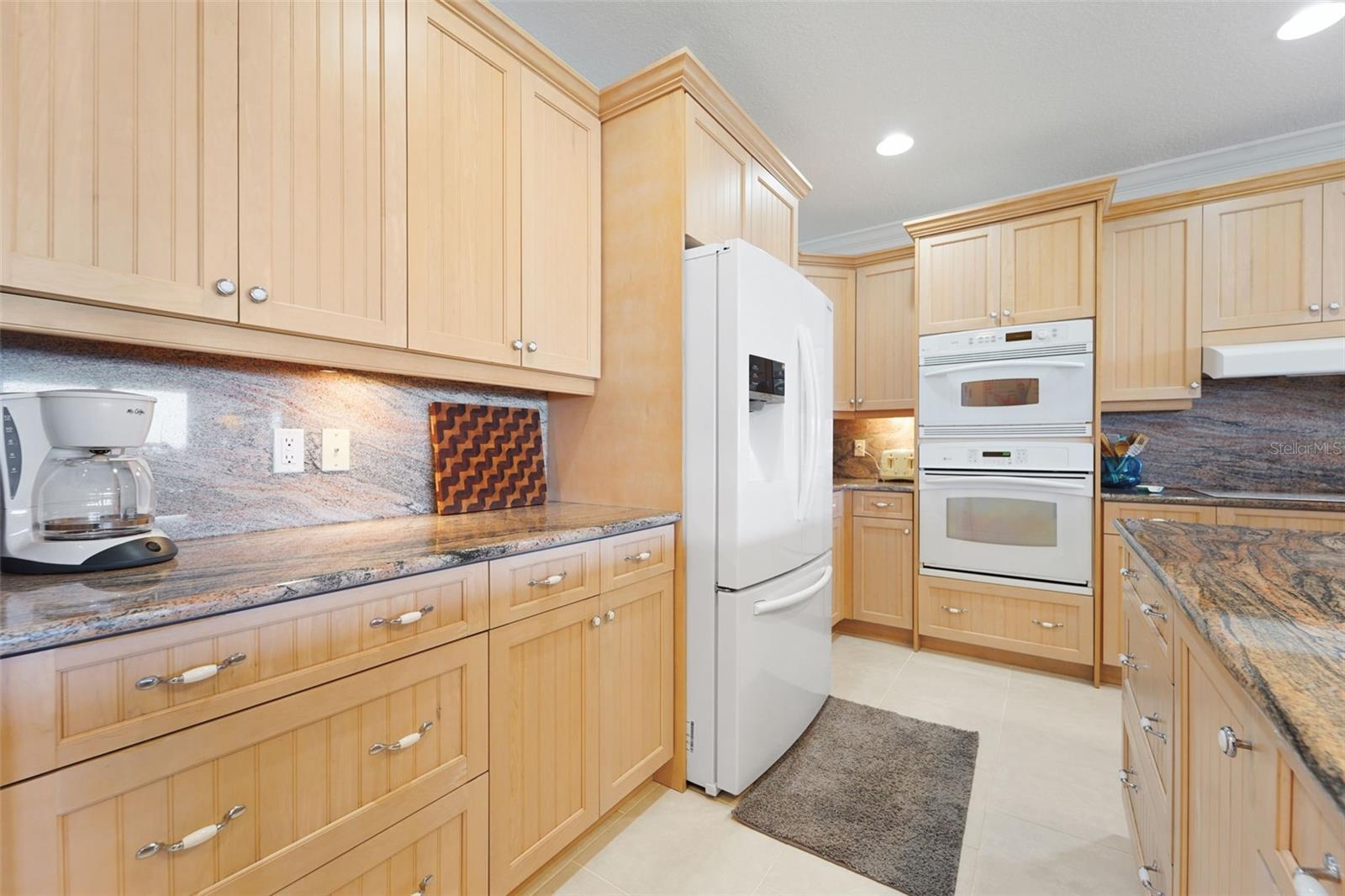 Listing photo id 10 for 17735 Gulf Boulevard 702