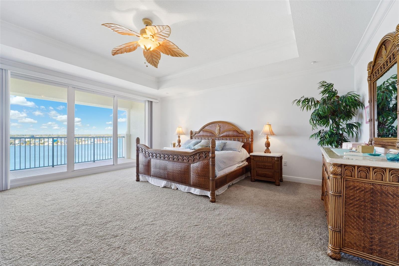 Listing photo id 18 for 17735 Gulf Boulevard 702