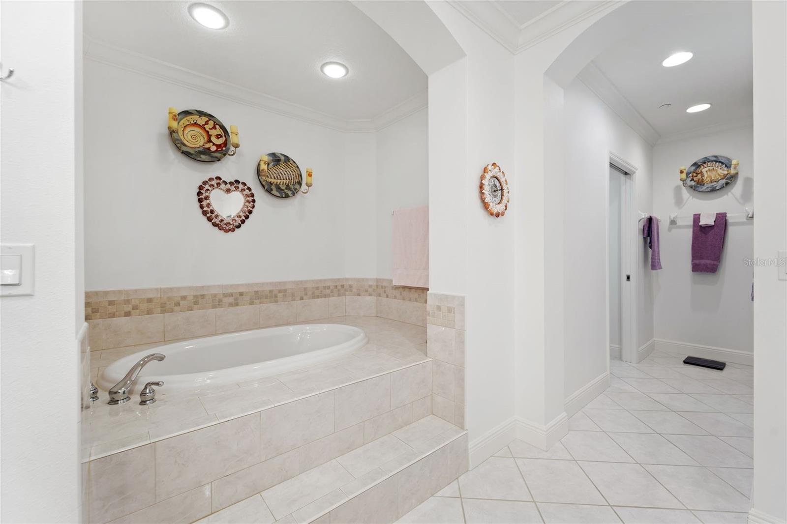 Listing photo id 20 for 17735 Gulf Boulevard 702