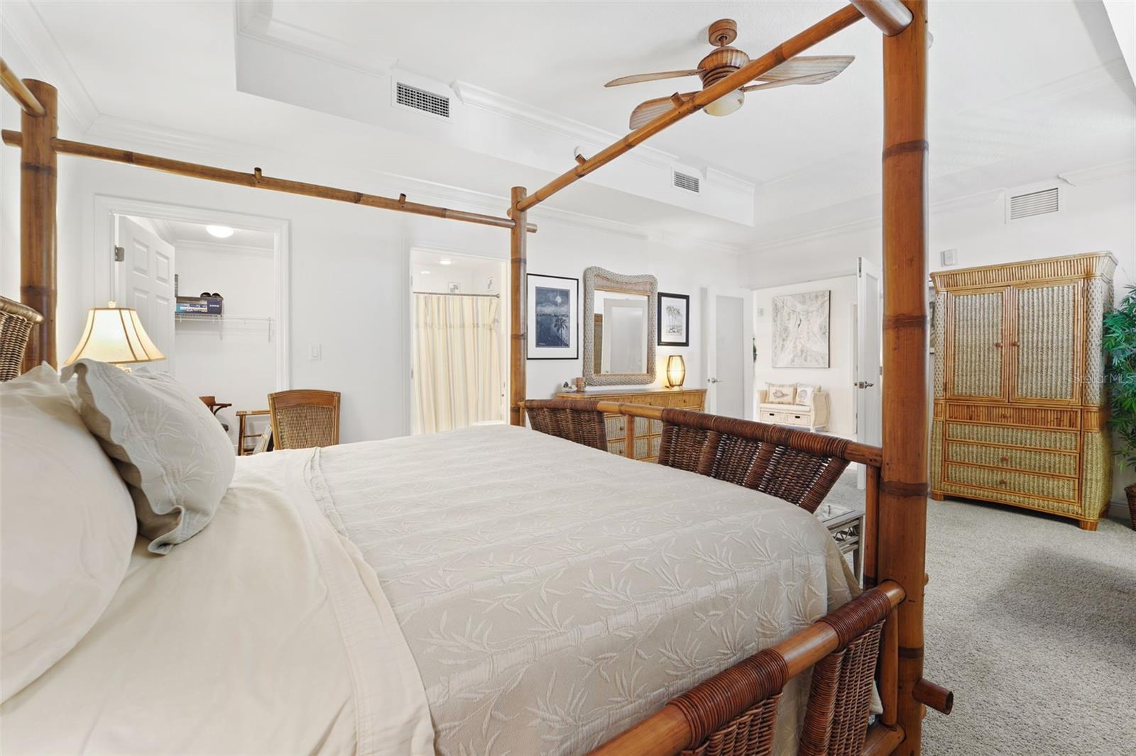 Listing photo id 26 for 17735 Gulf Boulevard 702