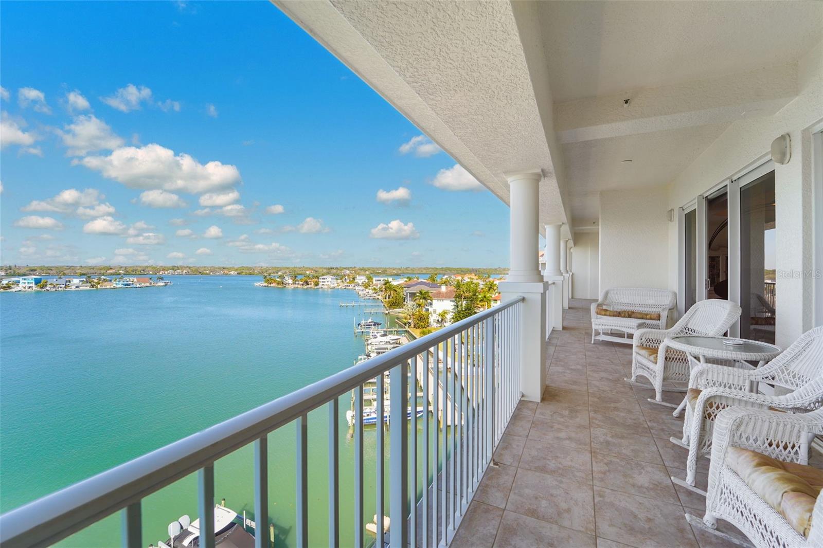 Listing photo id 34 for 17735 Gulf Boulevard 702