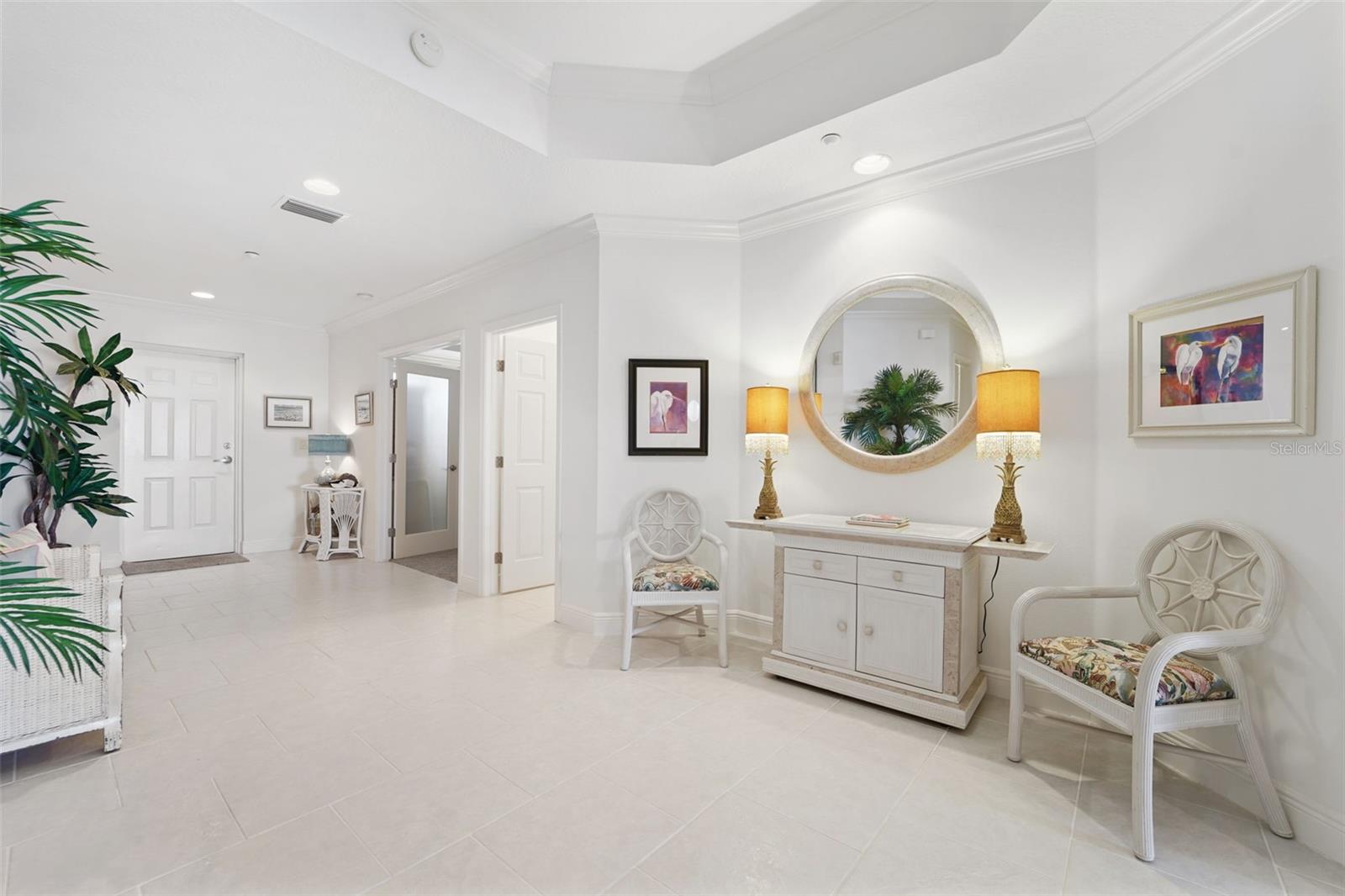 Listing photo id 2 for 17735 Gulf Boulevard 702