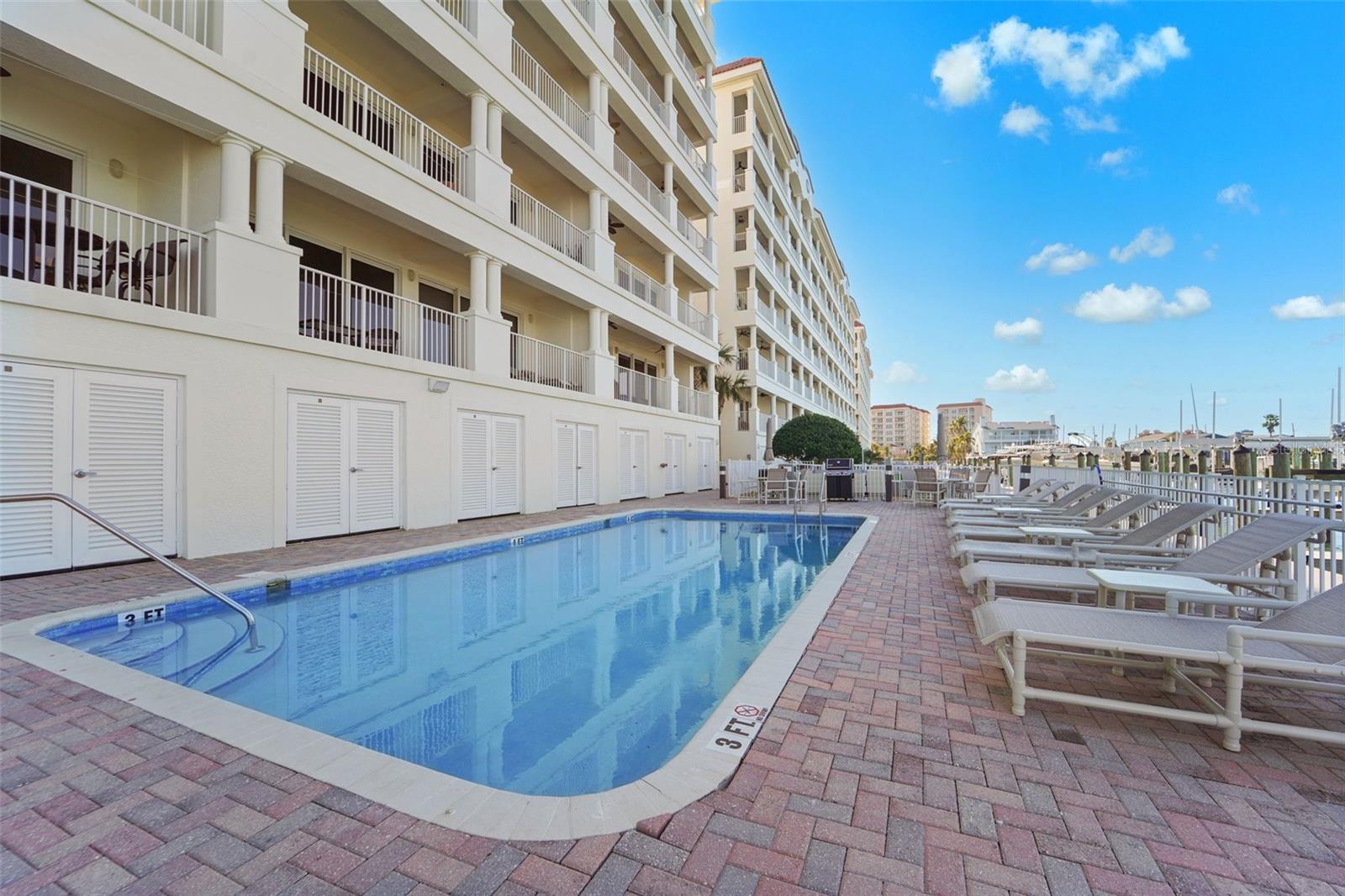 Listing photo id 38 for 17735 Gulf Boulevard 702
