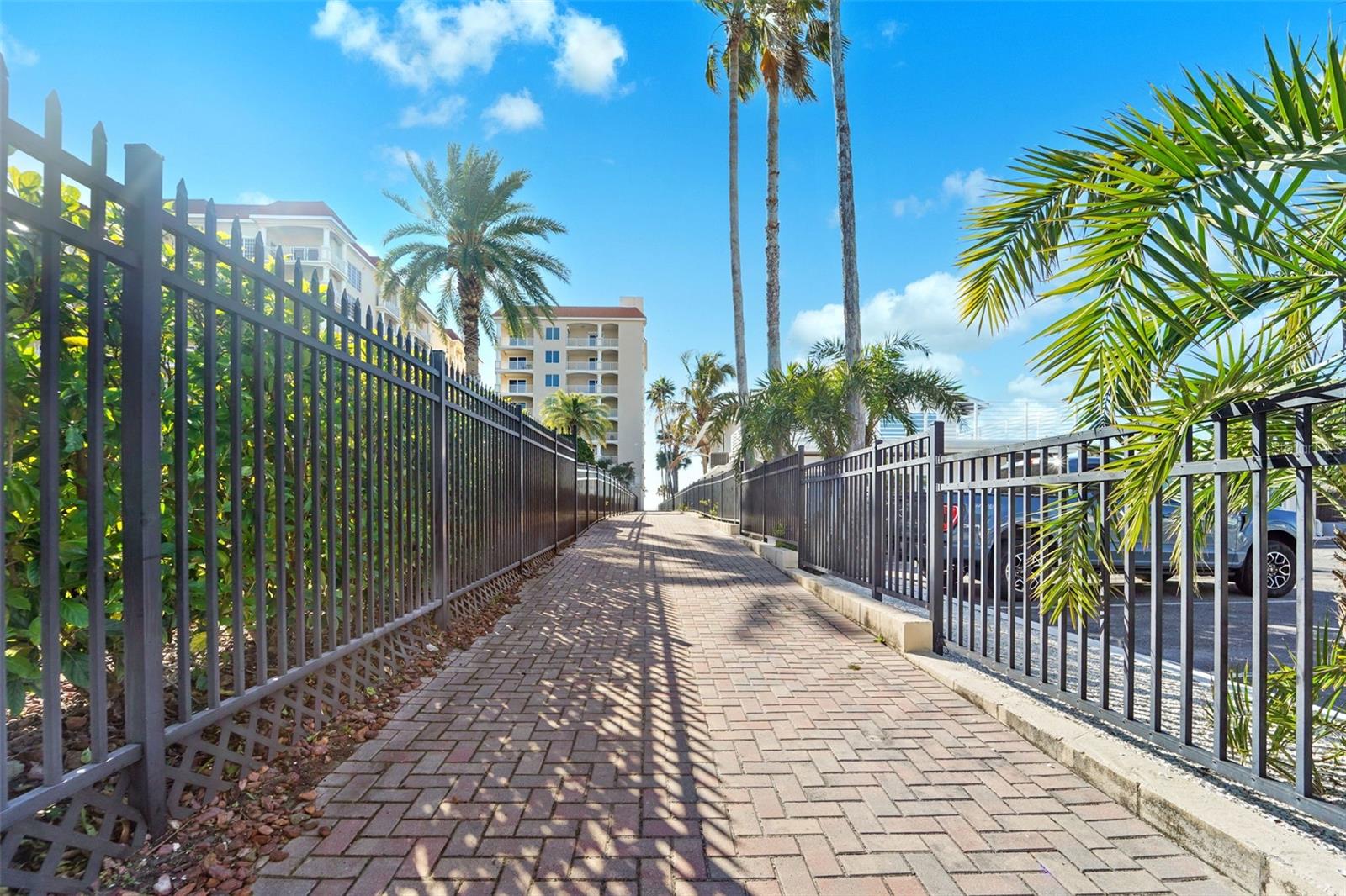 Listing photo id 41 for 17735 Gulf Boulevard 702