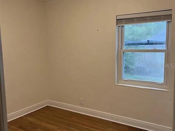 Image 8 of 21 For 1461 28th Avenue N