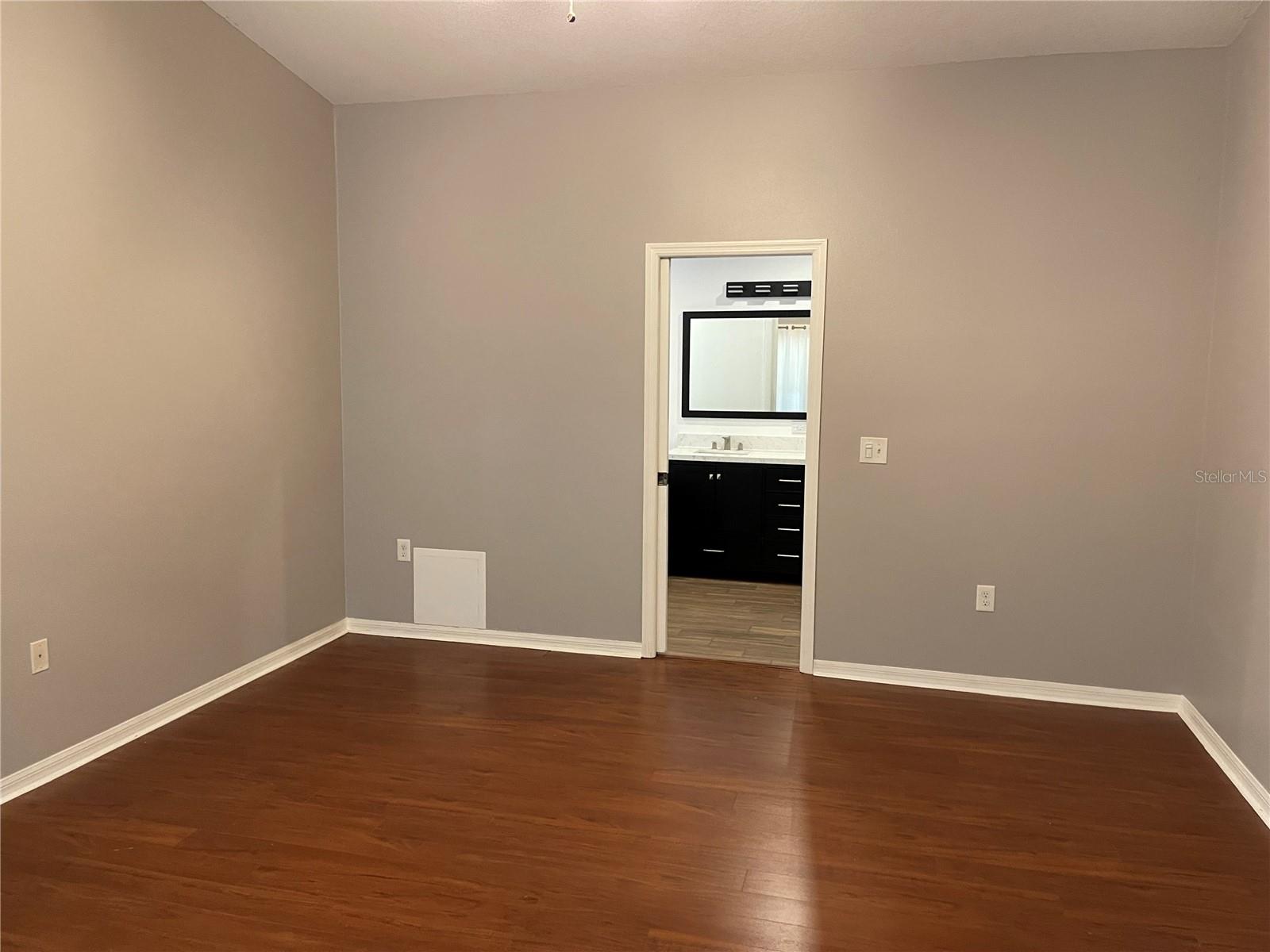 Image 11 of 17 For 10456 Crestfield Drive