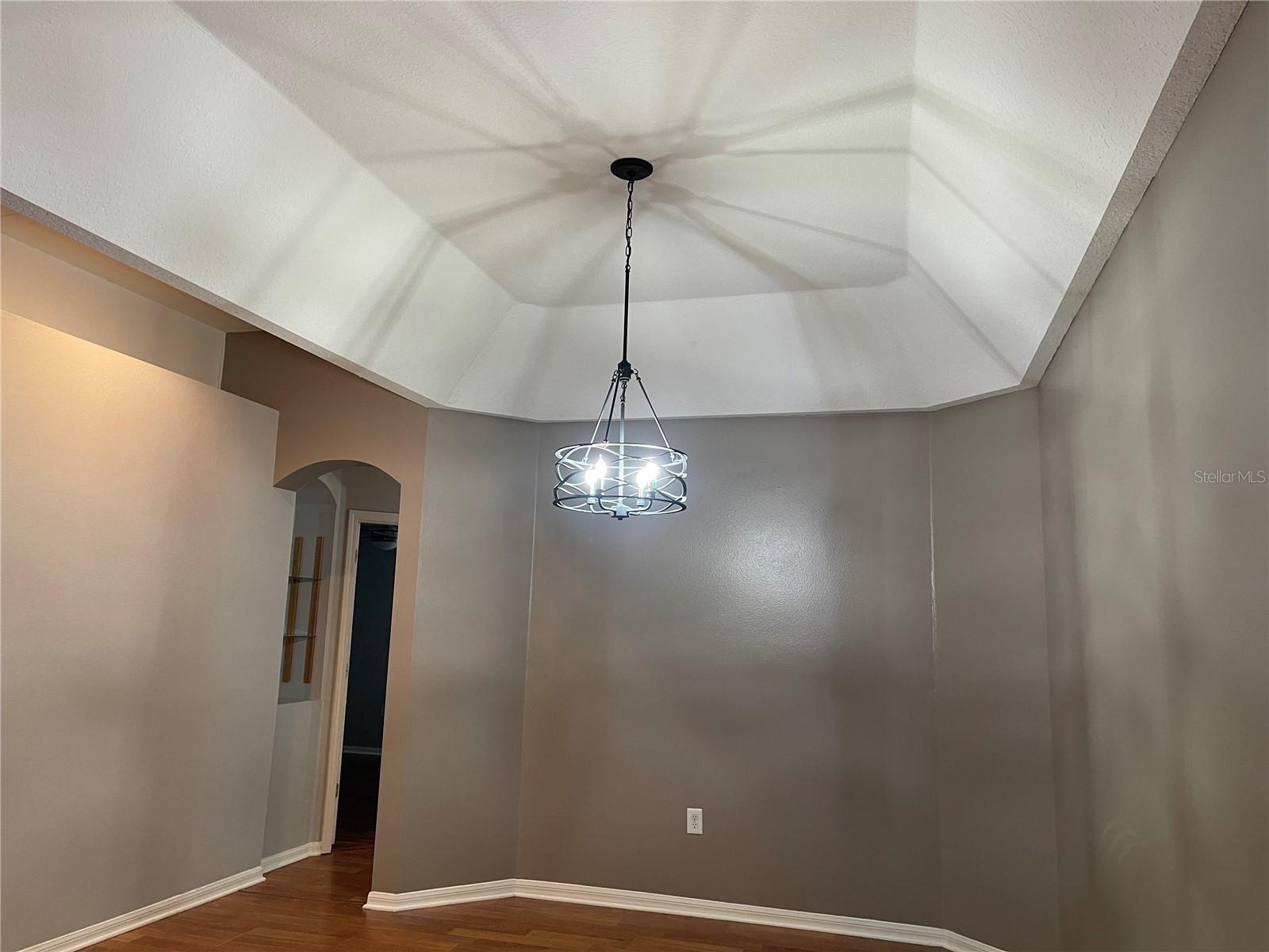 Image 6 of 17 For 10456 Crestfield Drive