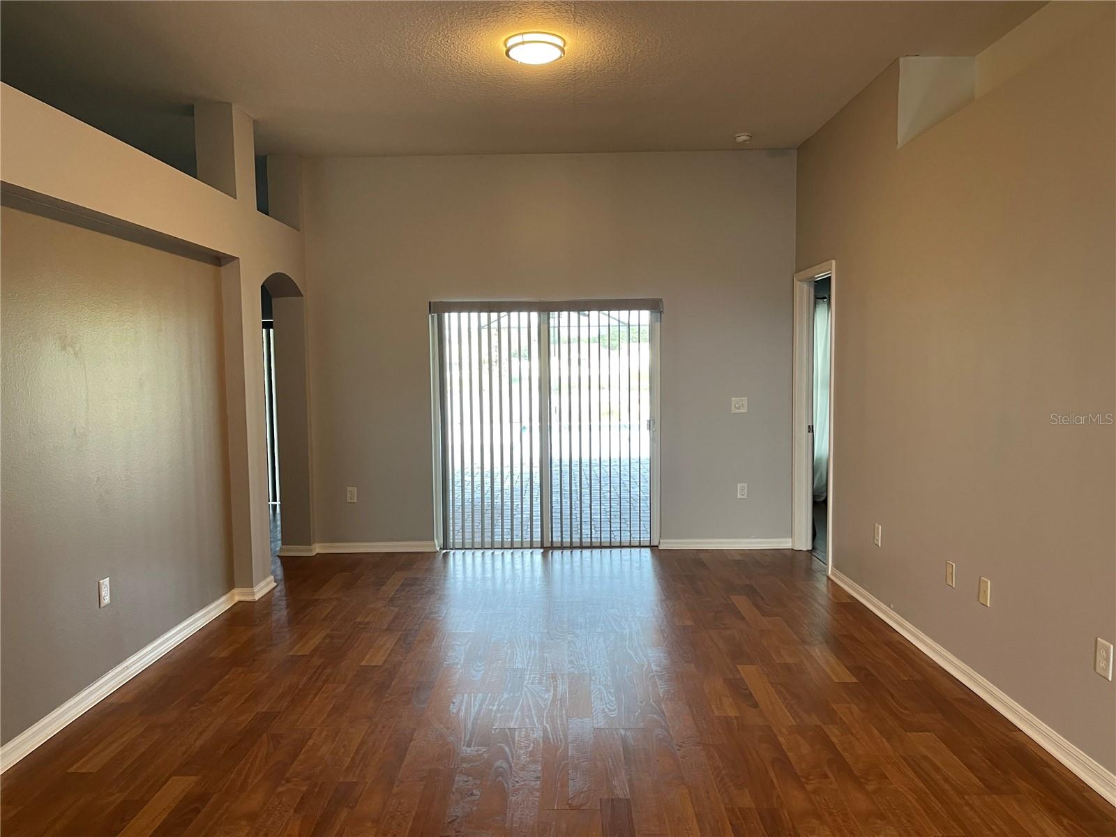 Image 8 of 17 For 10456 Crestfield Drive