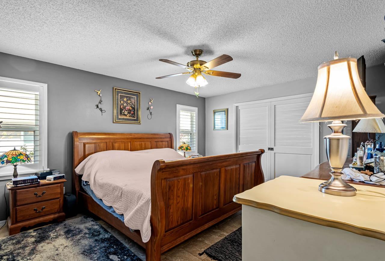 Listing photo id 30 for 1917 View Drive