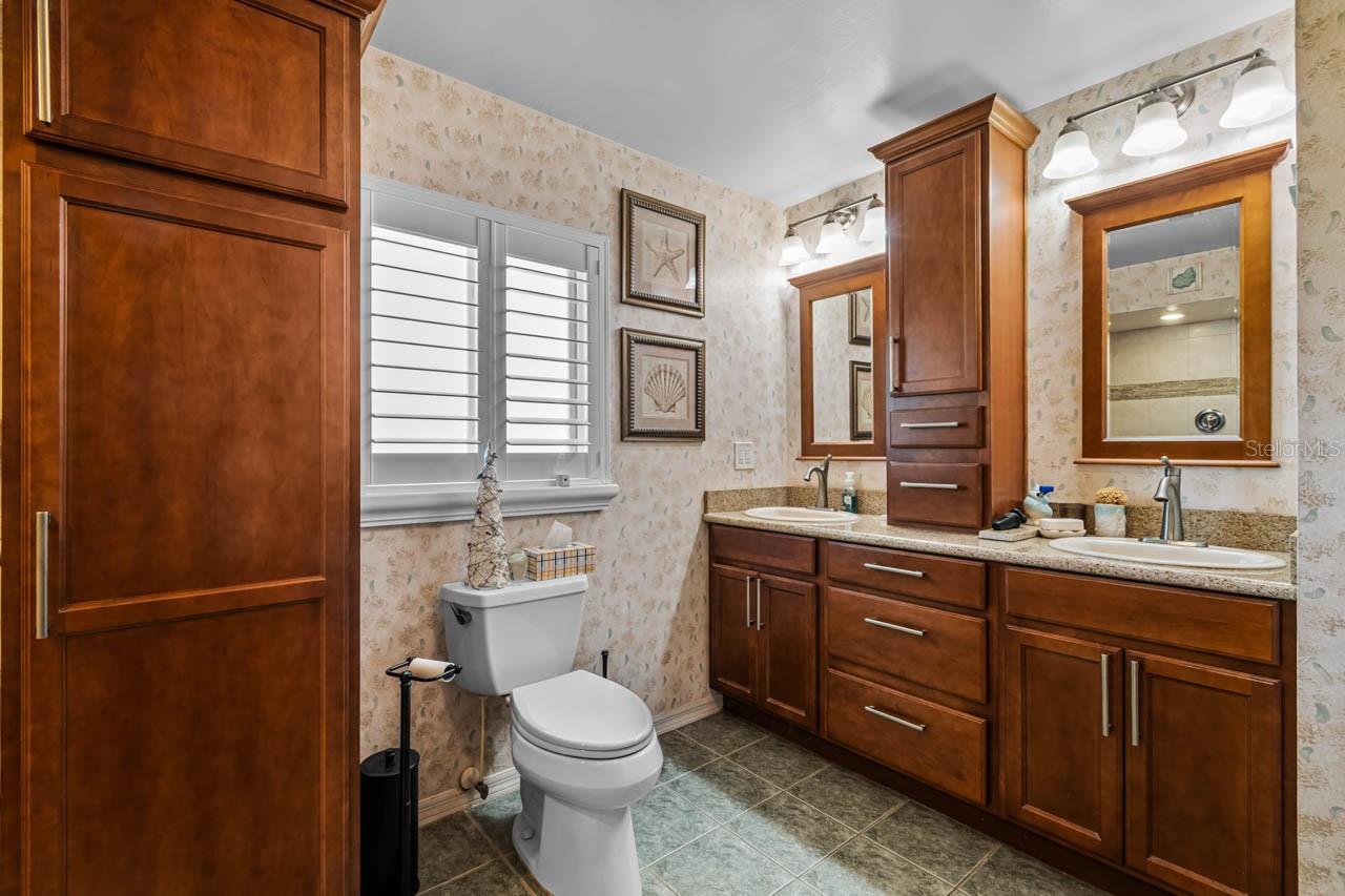 Listing photo id 33 for 1917 View Drive