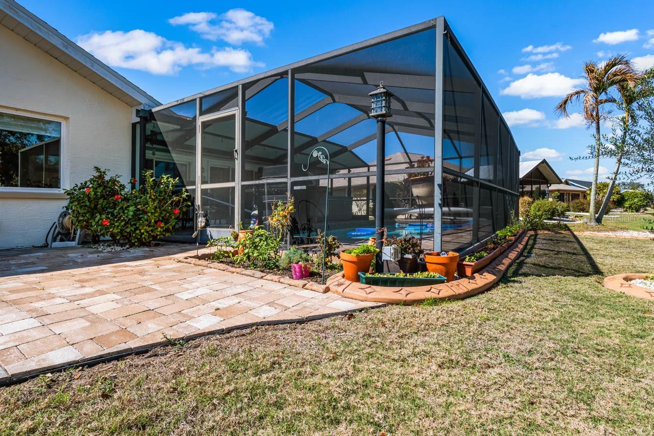 Listing photo id 49 for 1917 View Drive