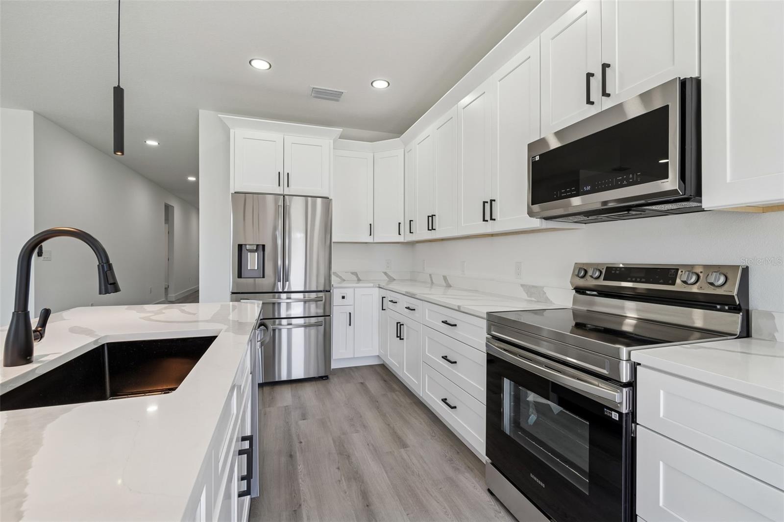 Listing photo id 11 for 5220 73rd Avenue N