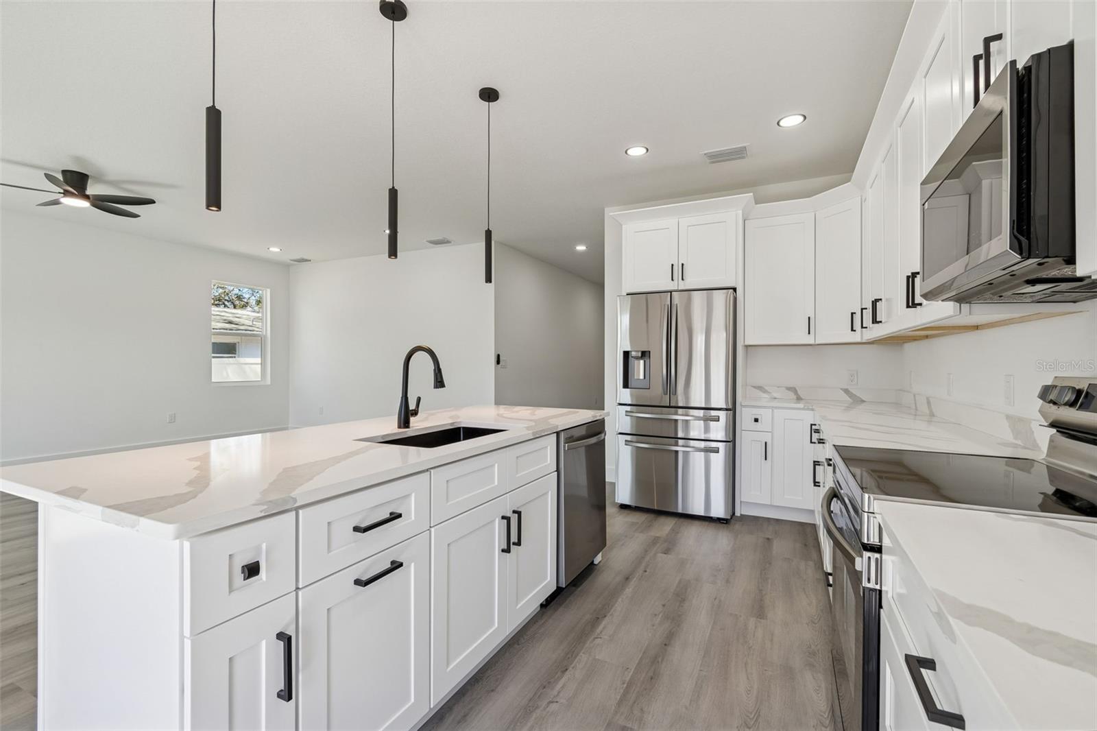 Listing photo id 14 for 5220 73rd Avenue N