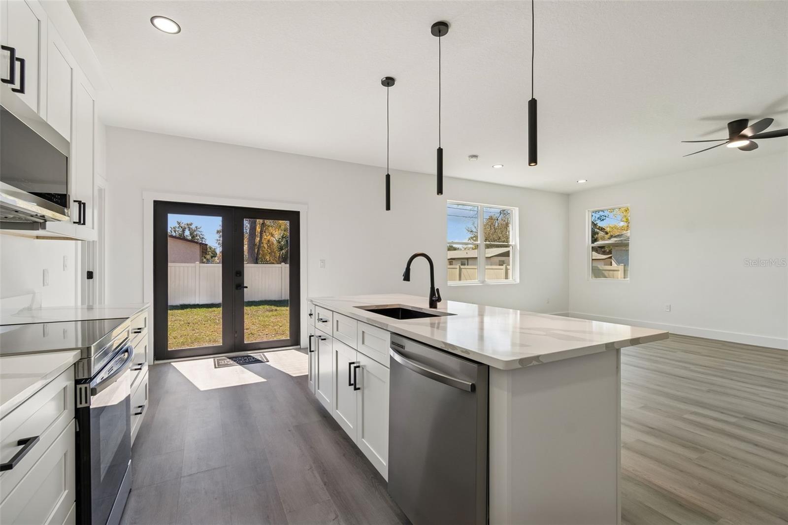 Listing photo id 16 for 5220 73rd Avenue N